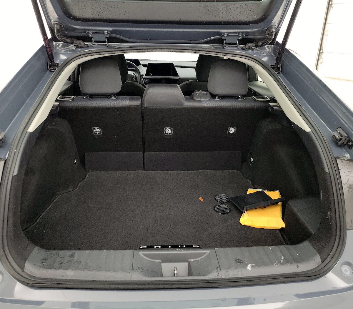 Trunk/Cargo (Seats Up)