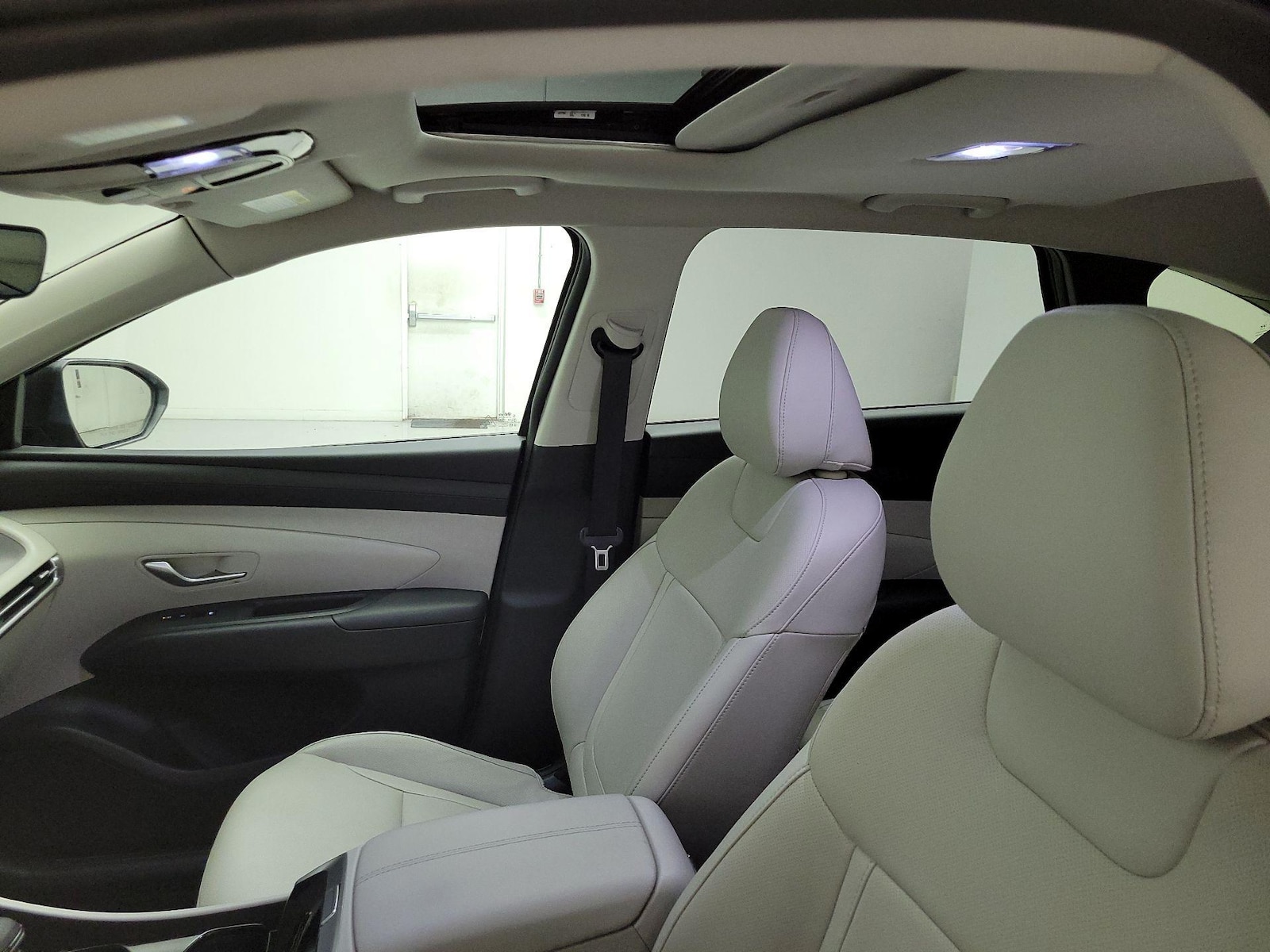 Sunroof(s) & Overhead Airbags