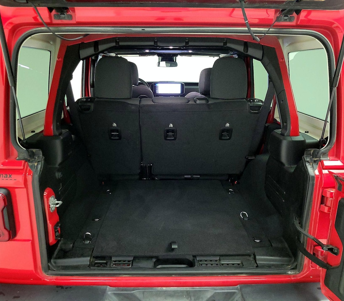 Trunk/Cargo (Seats Up)
