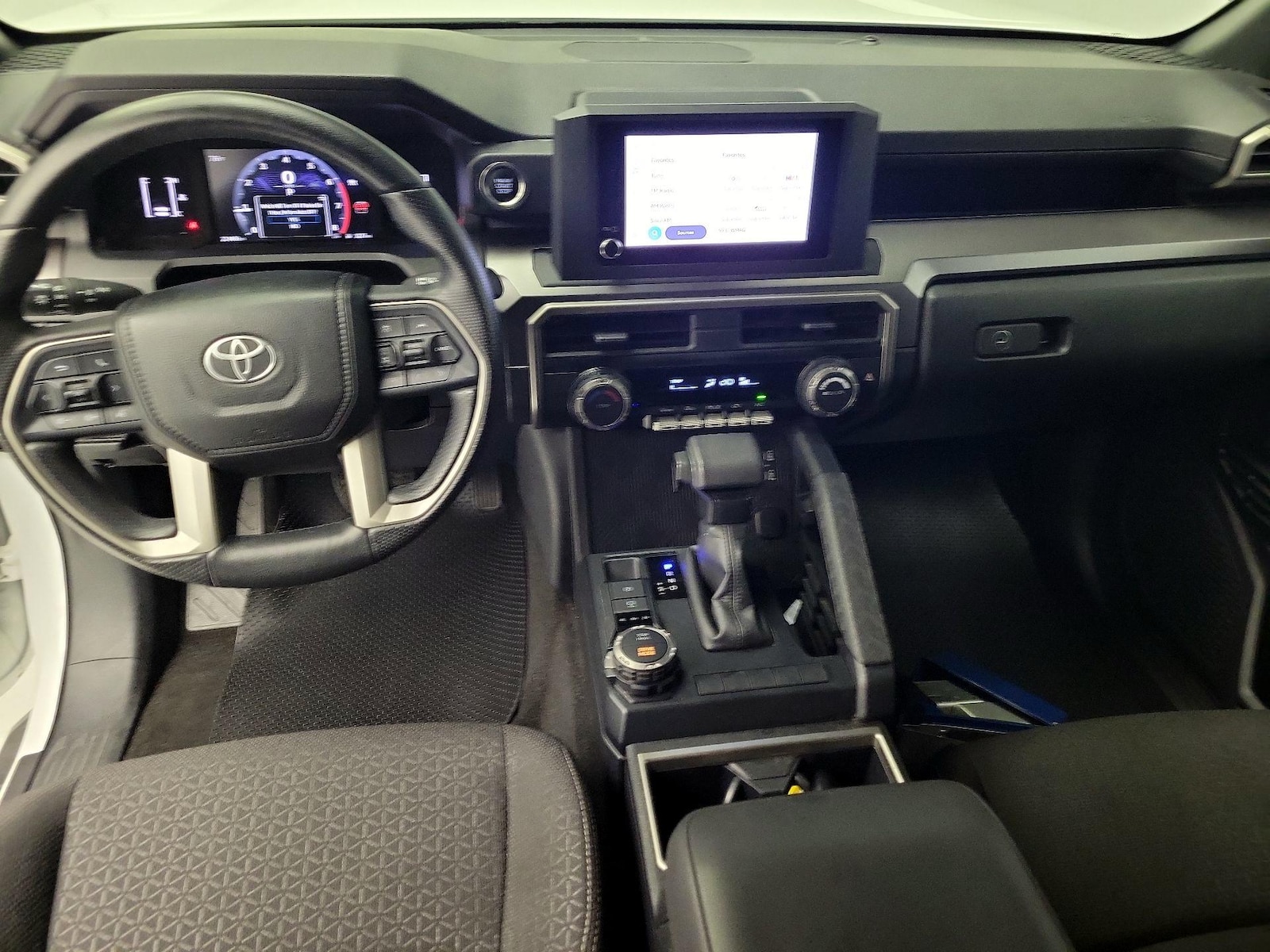 2025 Toyota 4Runner Limited - Photo 10