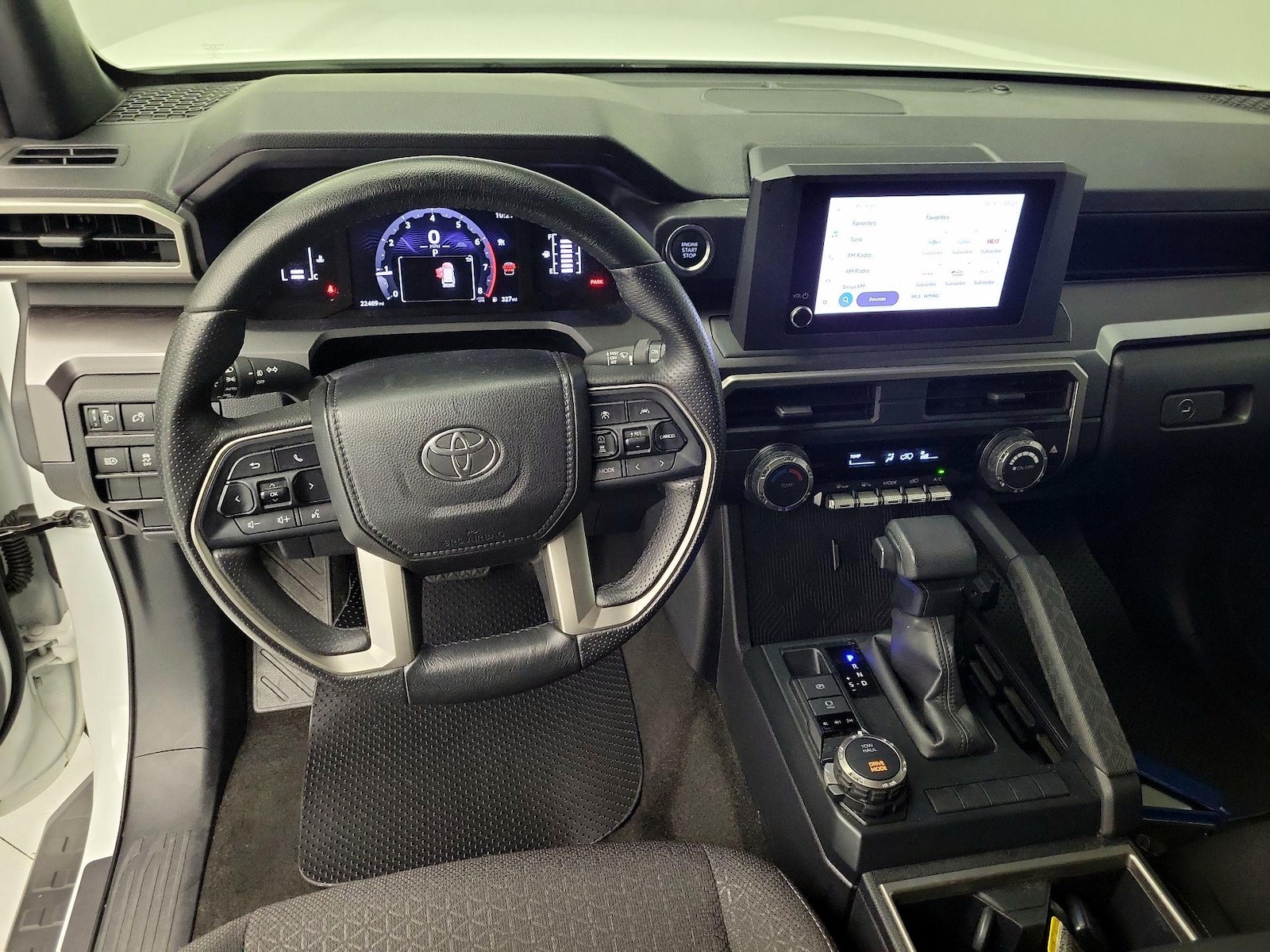 2025 Toyota 4Runner Limited - Photo 11