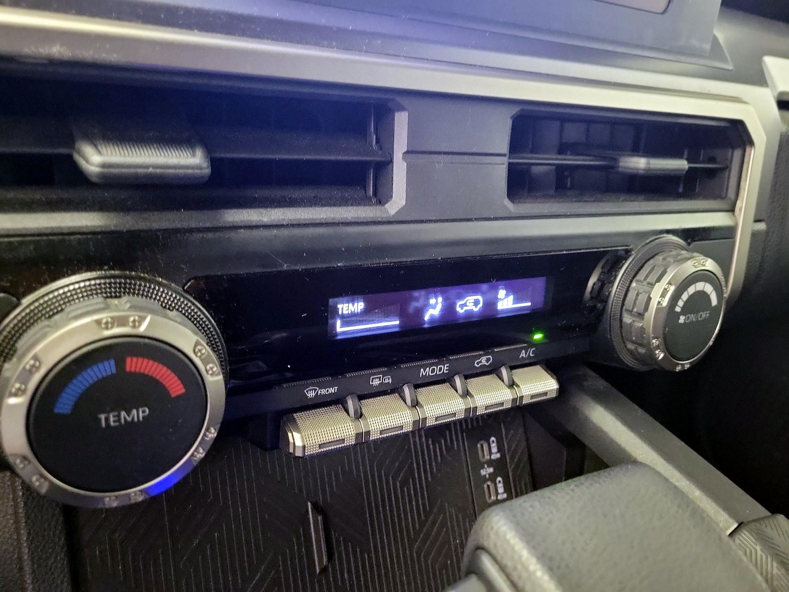 2025 Toyota 4Runner Limited - Photo 17