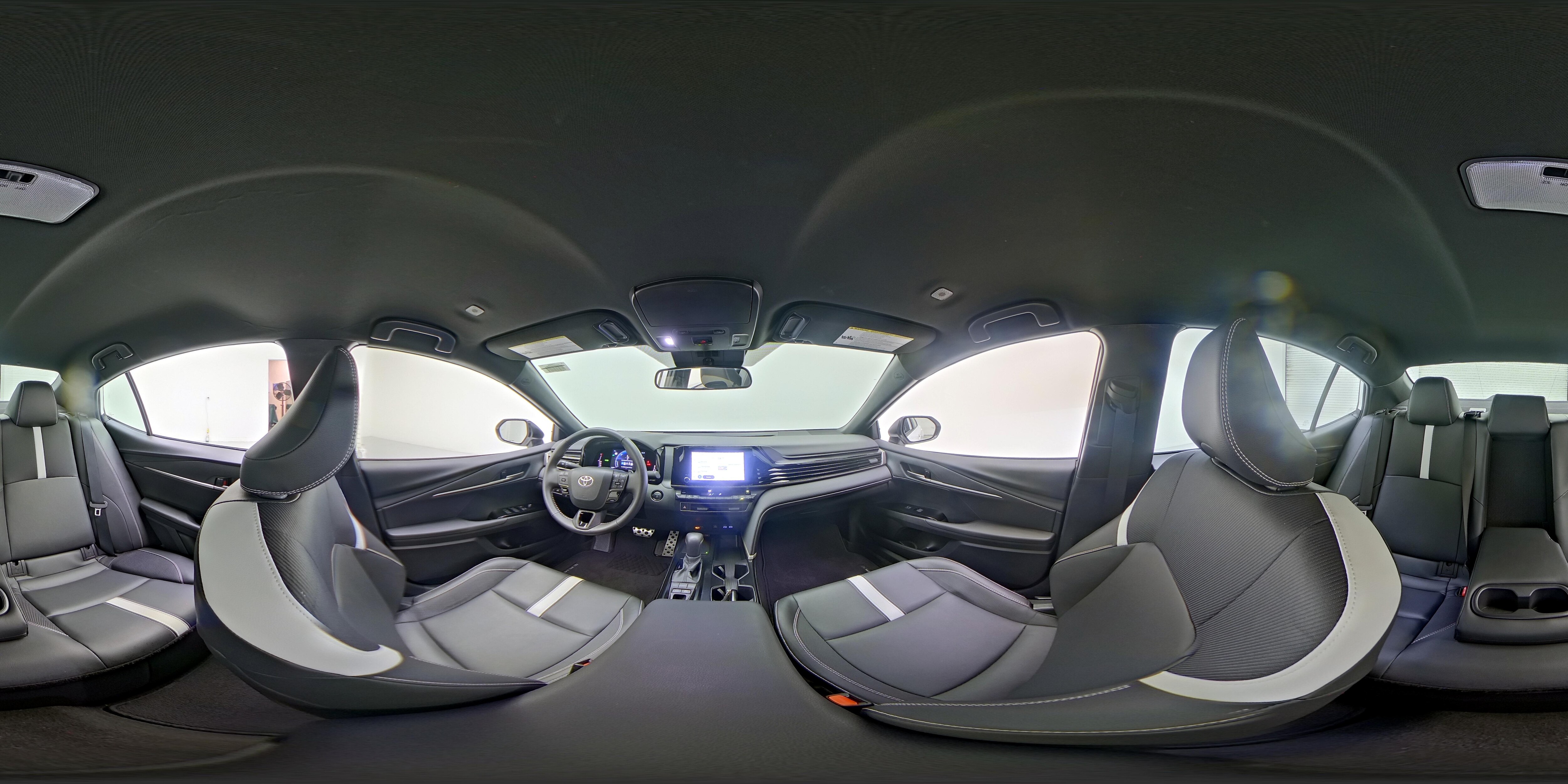 2026 Toyota Camry SE - Photo 24
