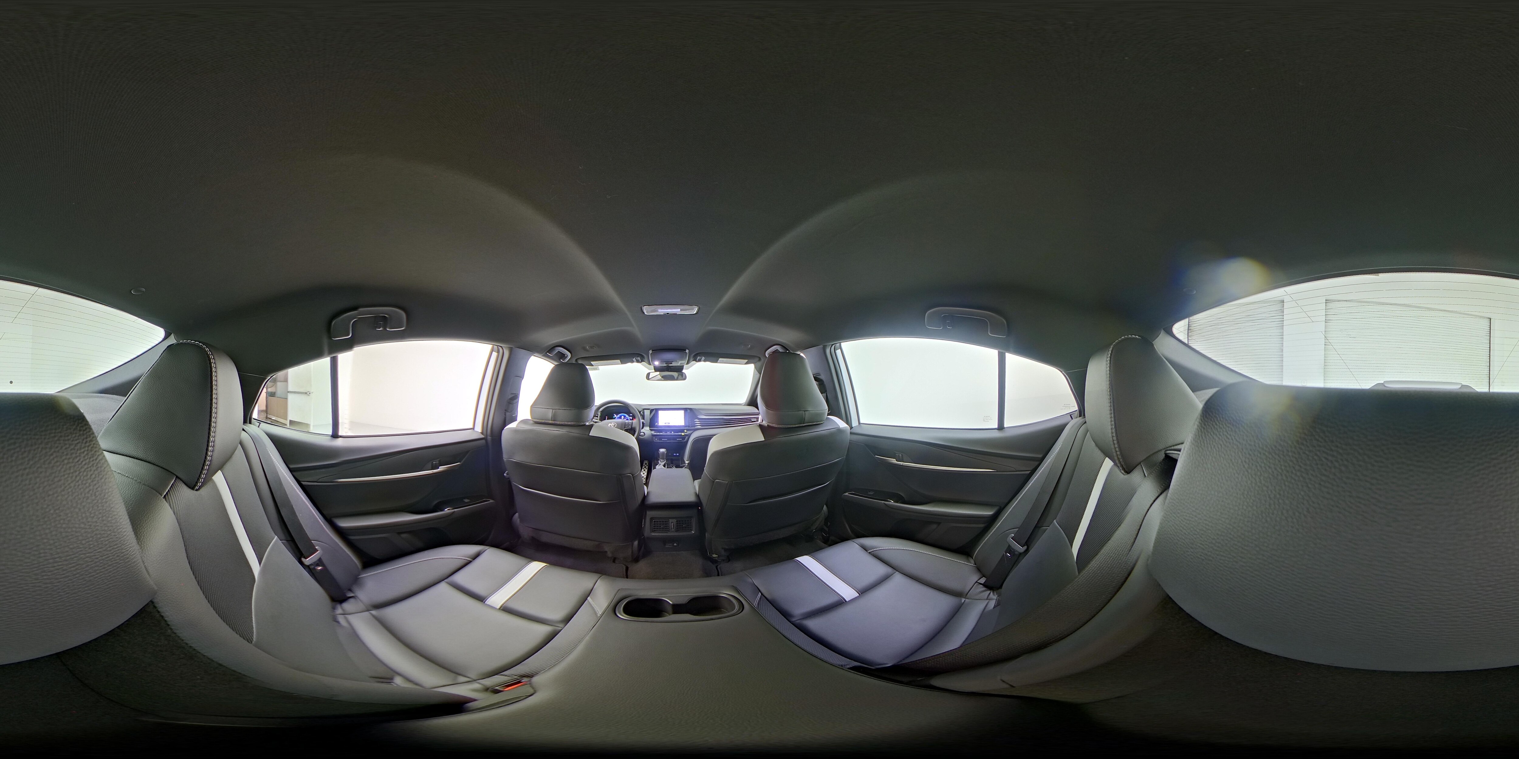 2026 Toyota Camry SE - Photo 25
