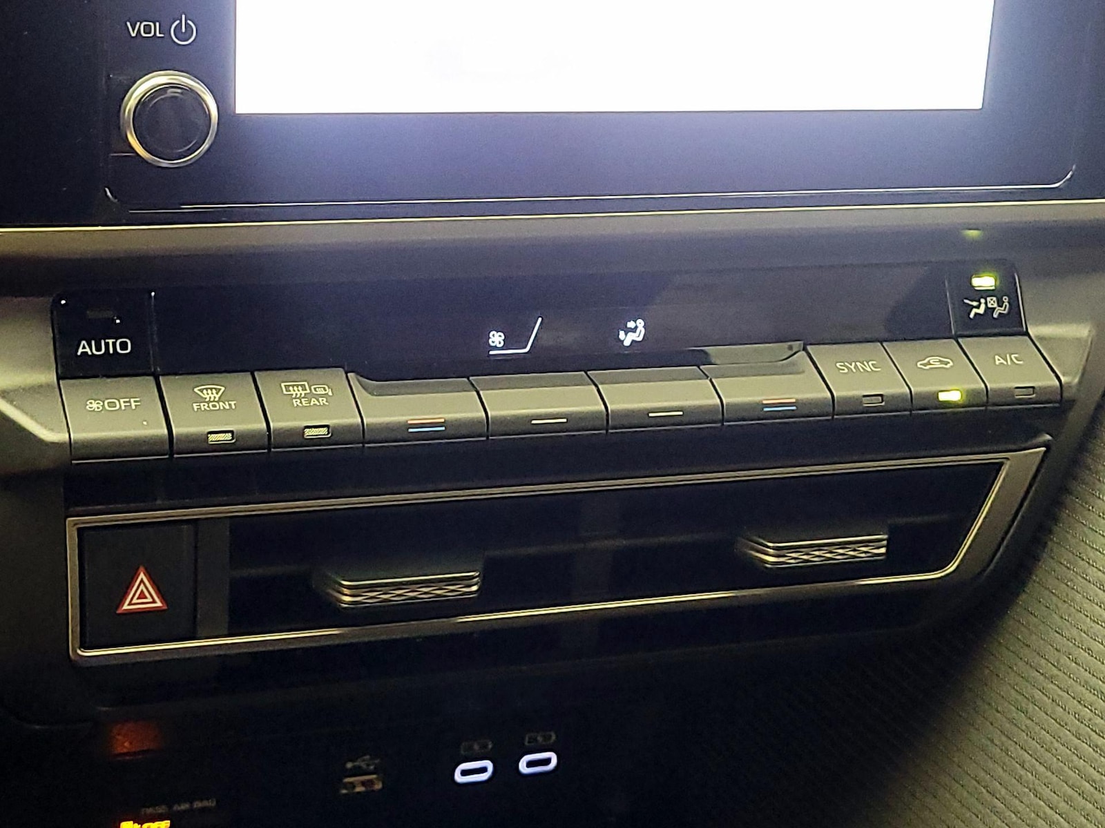 2026 Toyota Camry SE - Photo 17