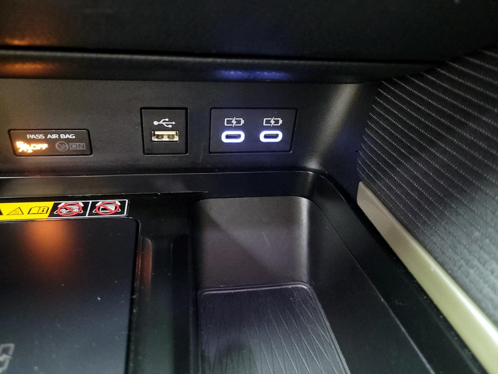 2026 Toyota Camry SE - Photo 19