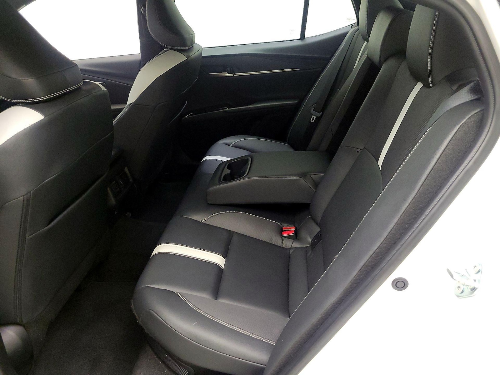 2026 Toyota Camry SE - Photo 20