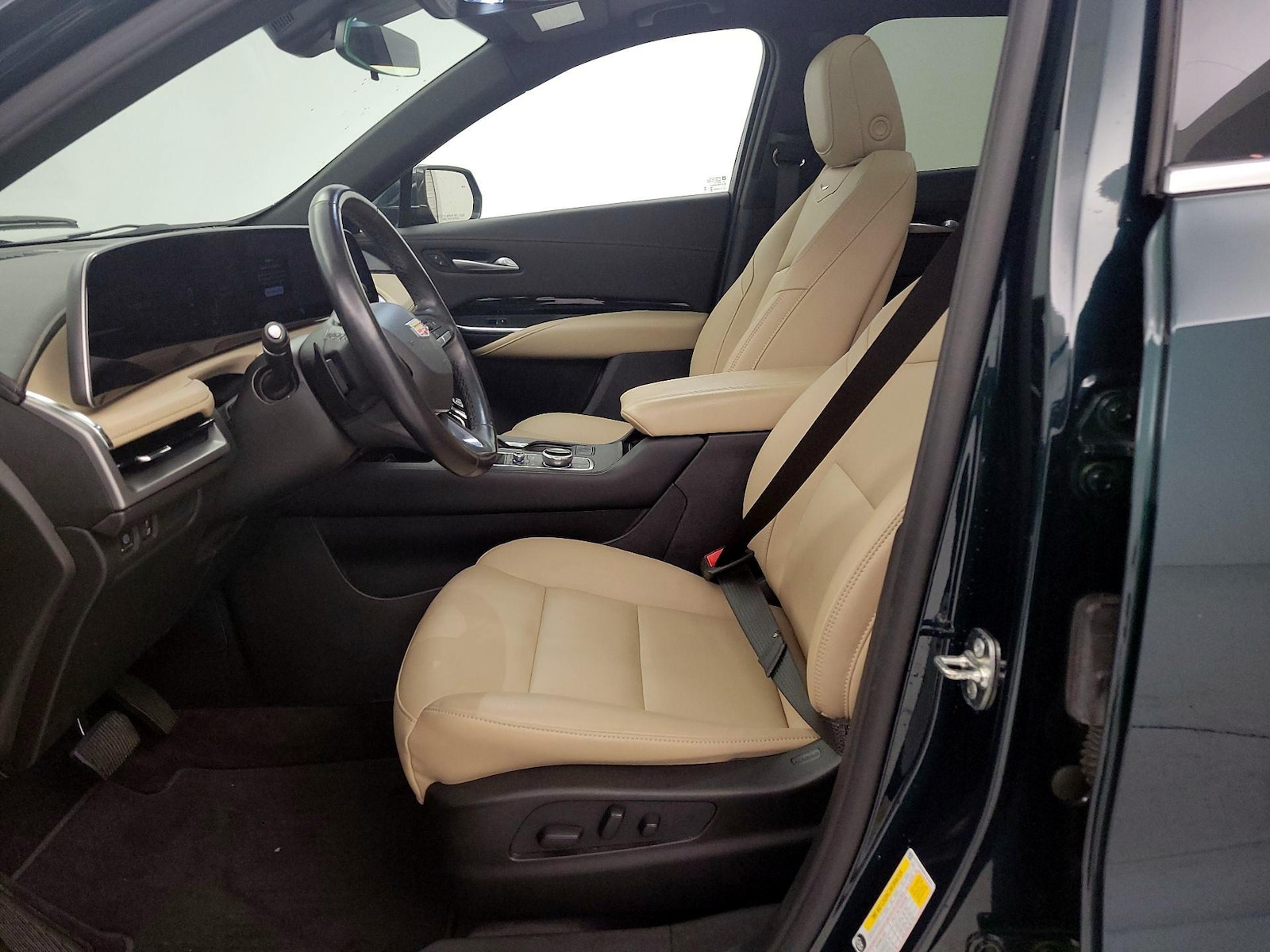 2024 Cadillac XT4 Luxury - Photo 12