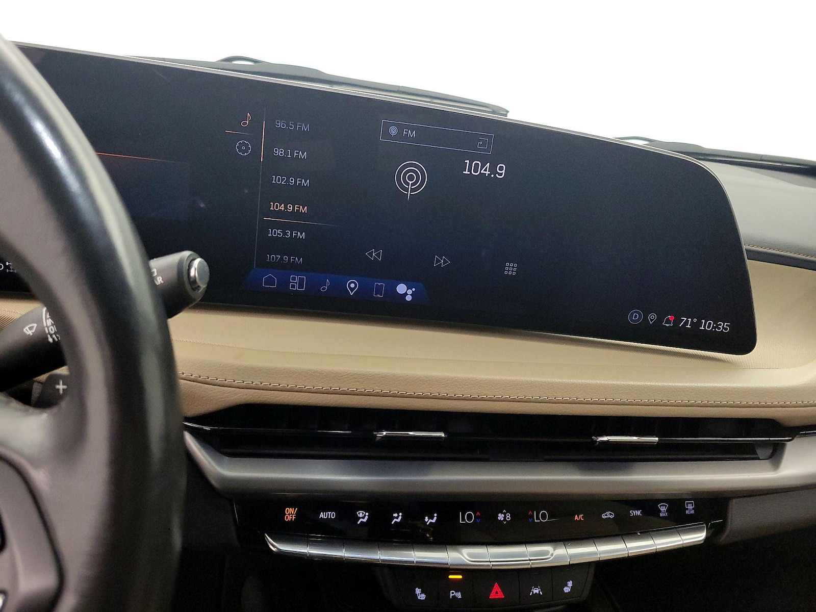 2024 Cadillac XT4 Luxury - Photo 17
