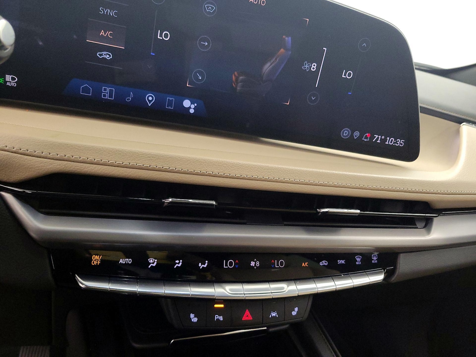 2024 Cadillac XT4 Luxury - Photo 18