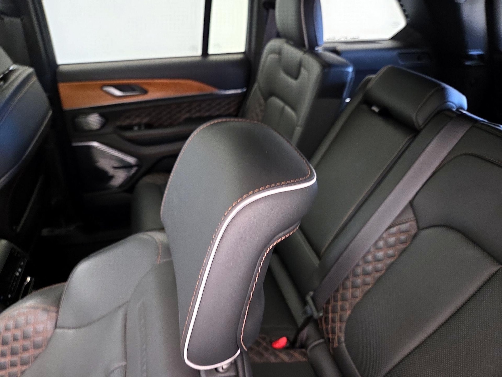 Rear A/C Seat(s)