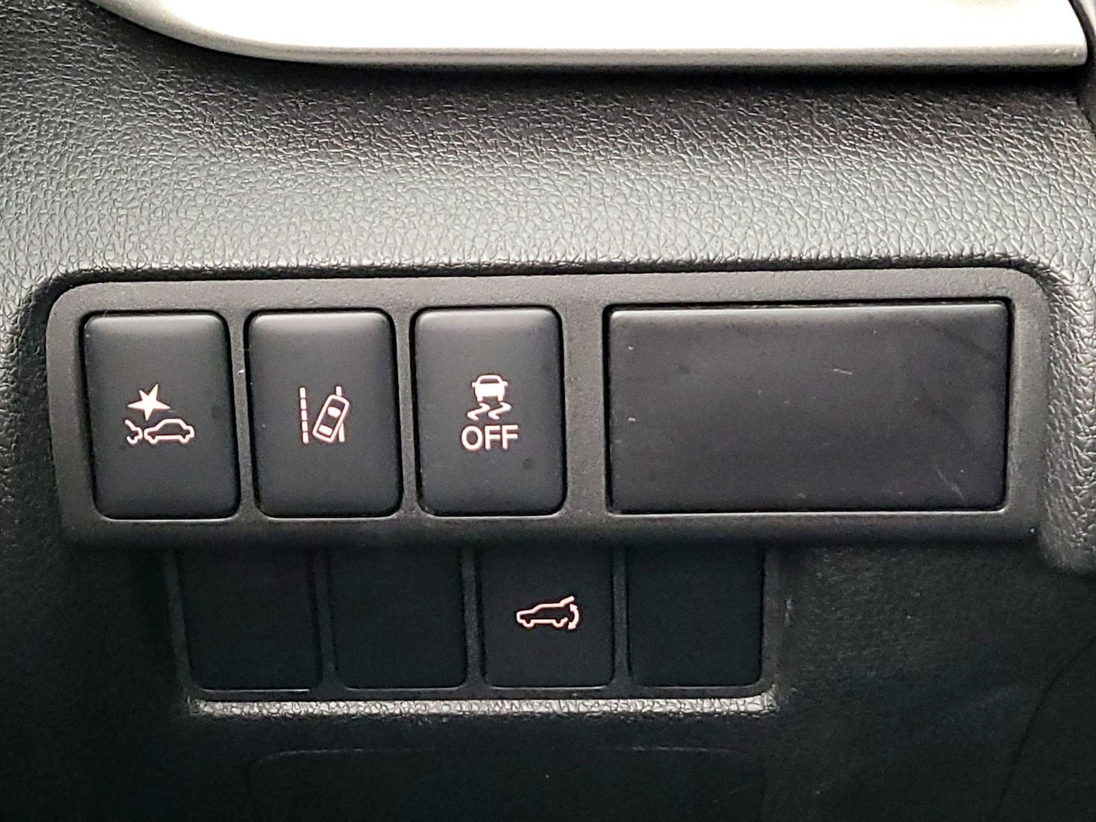 2024 Mitsubishi Eclipse Cross SE - Photo 14