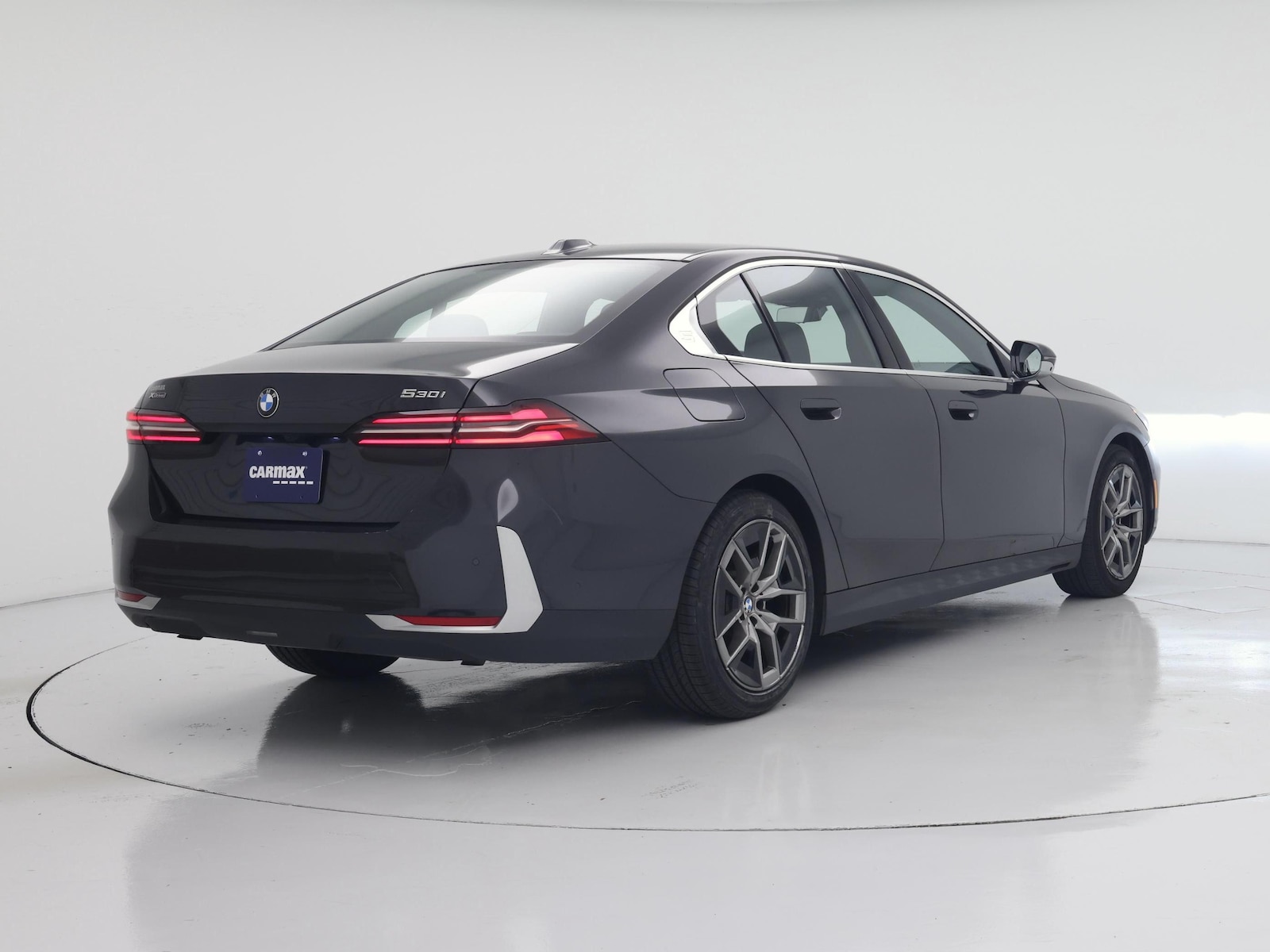 2026 BMW 5 Series 530i - Photo 9