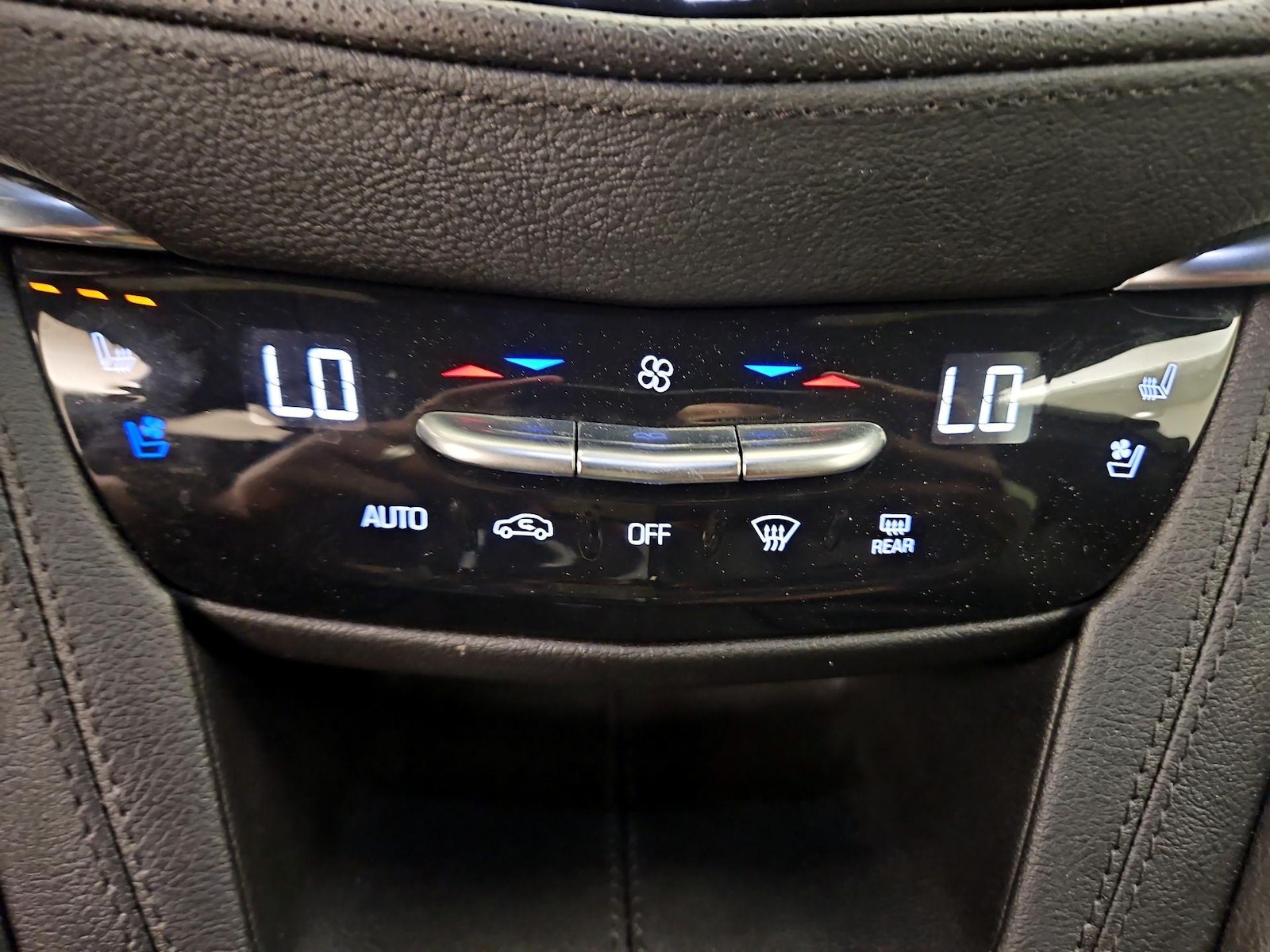 2021 Cadillac XT5 Sport - Photo 17