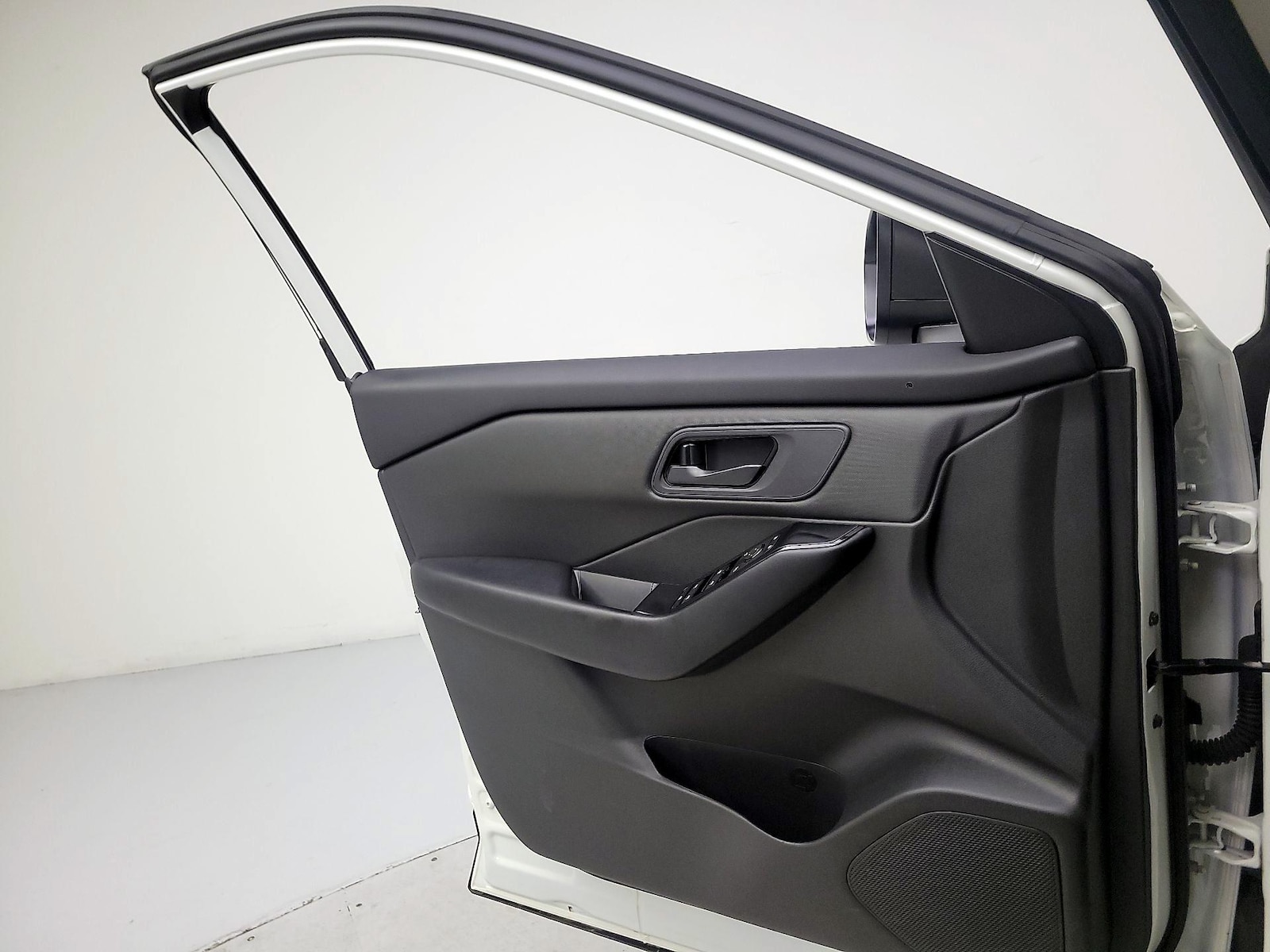 2024 Nissan Rogue S - Photo 13
