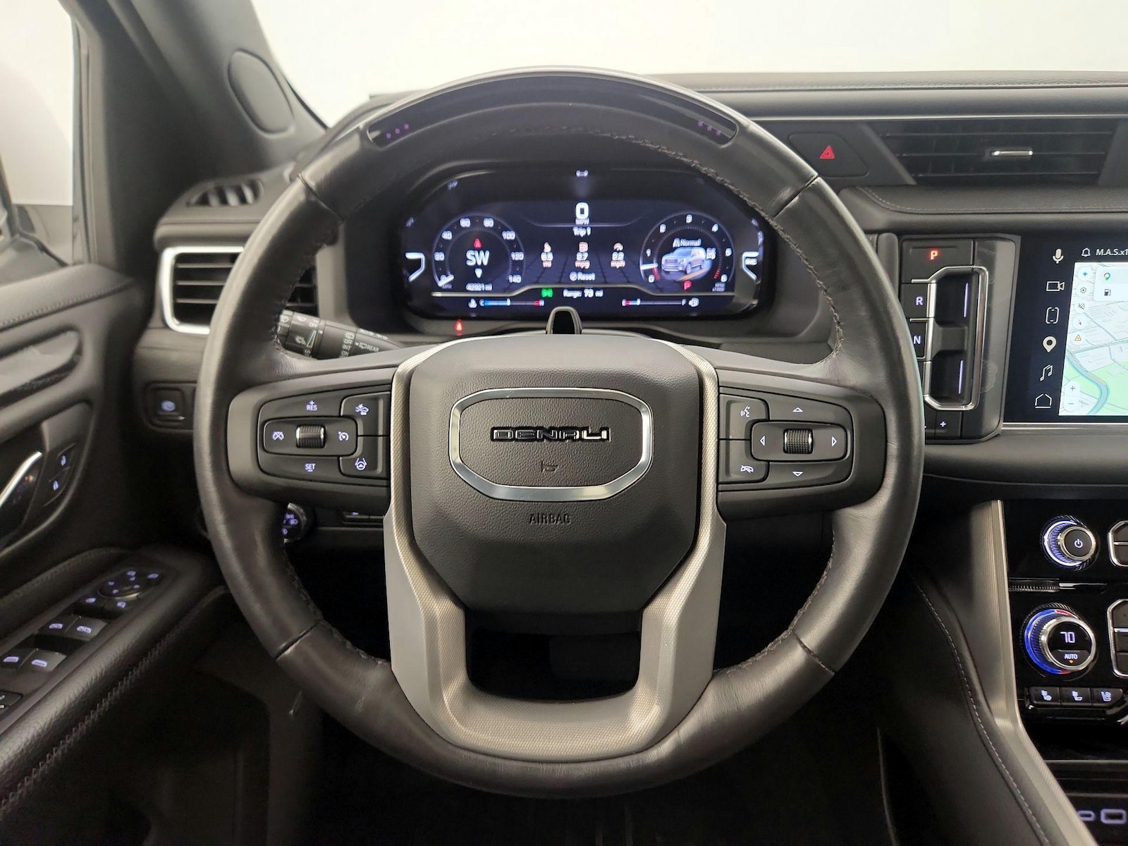 2023 GMC Yukon Denali - Photo 11