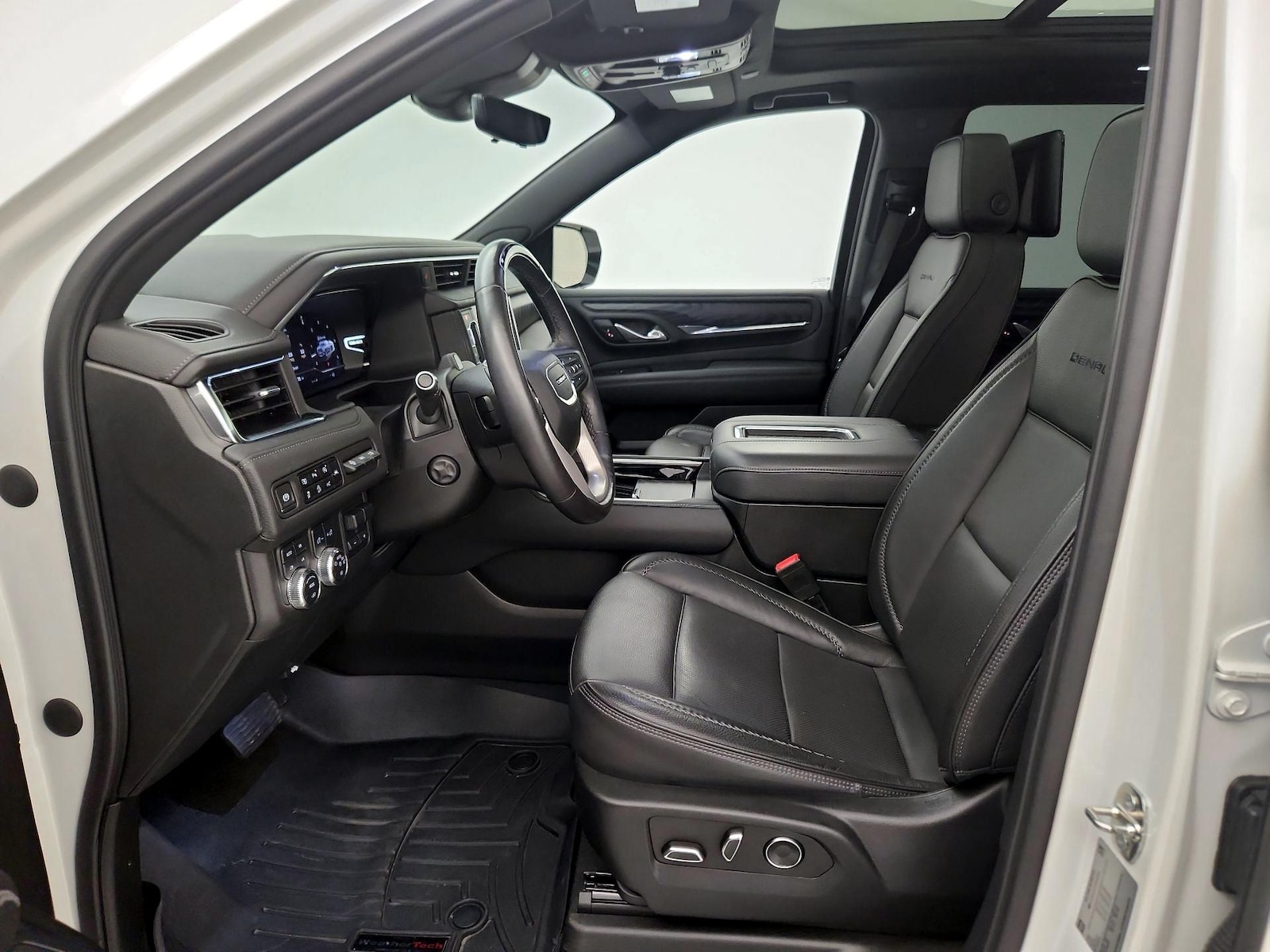 2023 GMC Yukon Denali - Photo 12