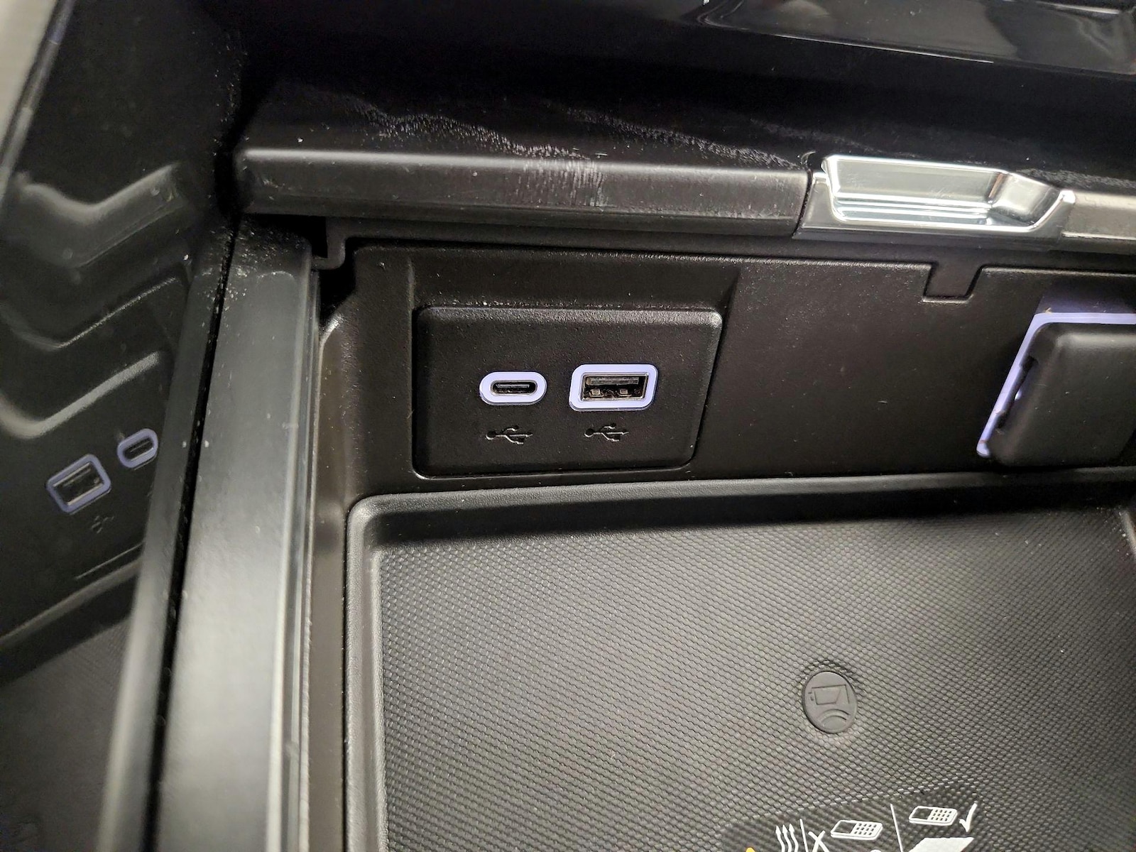 2023 GMC Yukon Denali - Photo 20