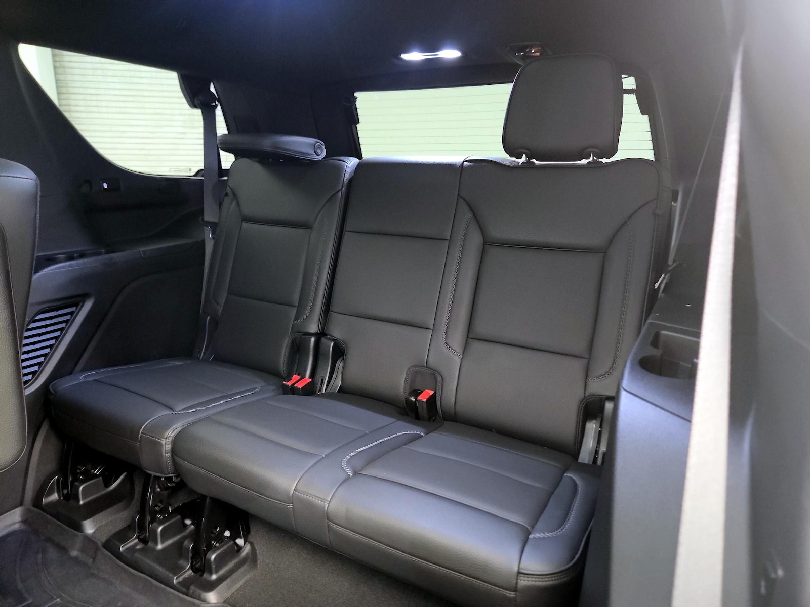 2023 GMC Yukon Denali - Photo 23