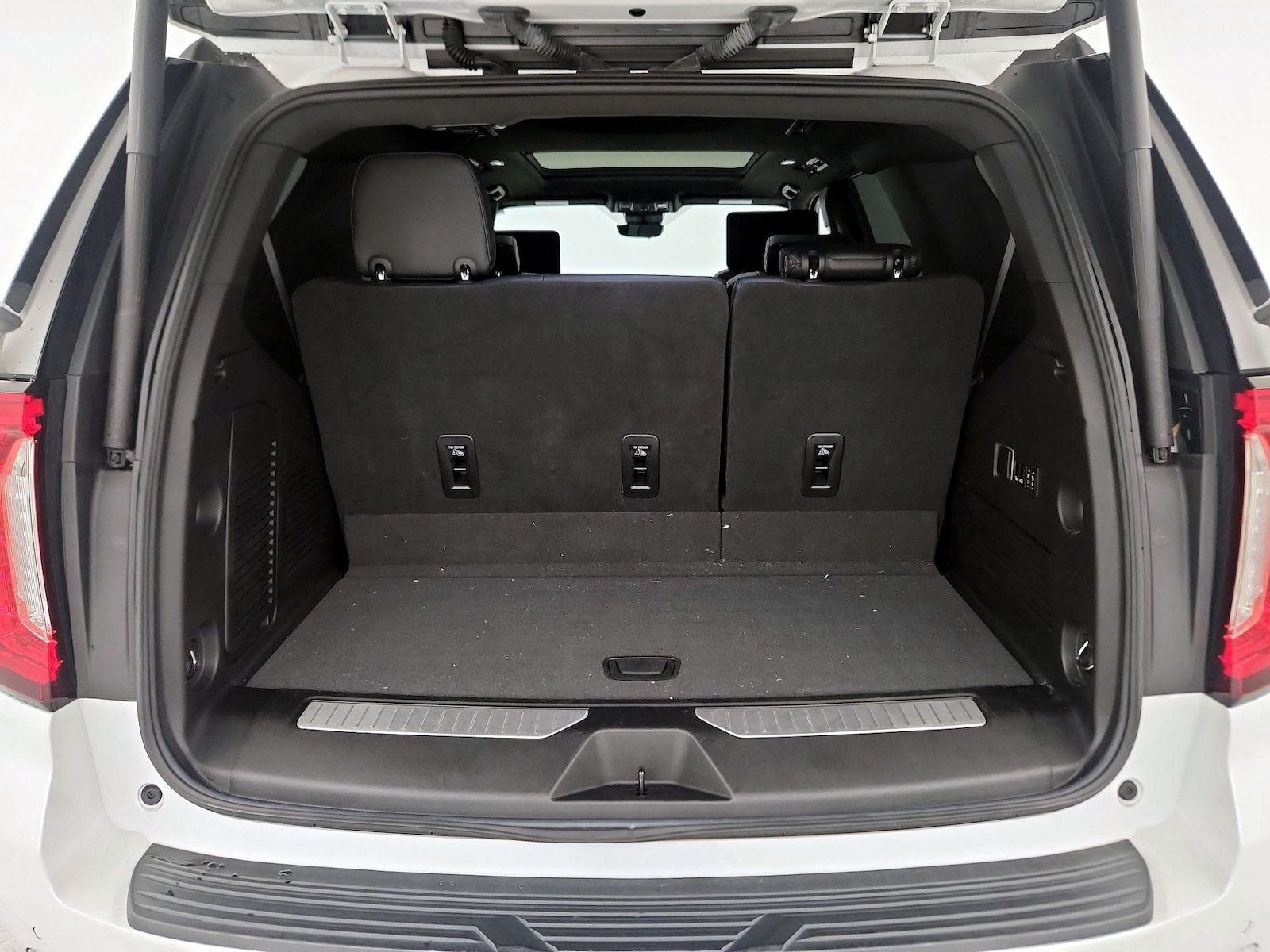 2023 GMC Yukon Denali - Photo 24