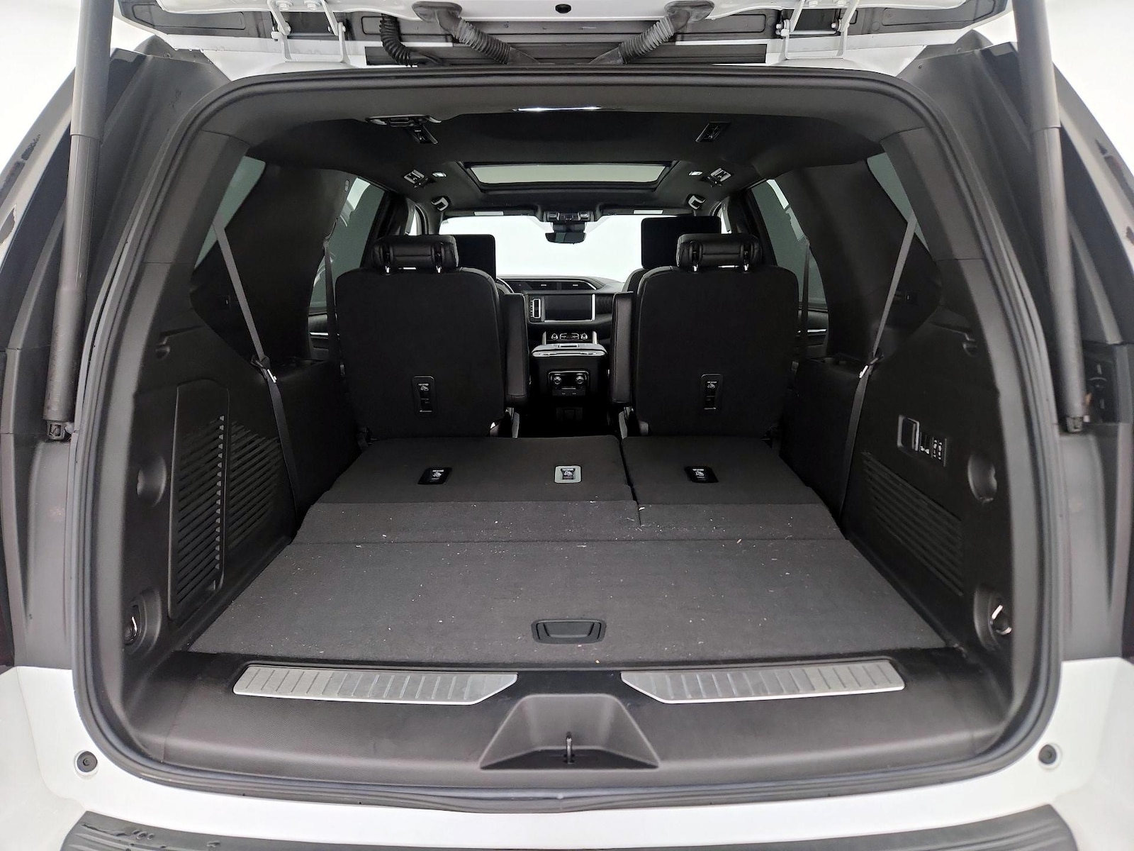 2023 GMC Yukon Denali - Photo 25