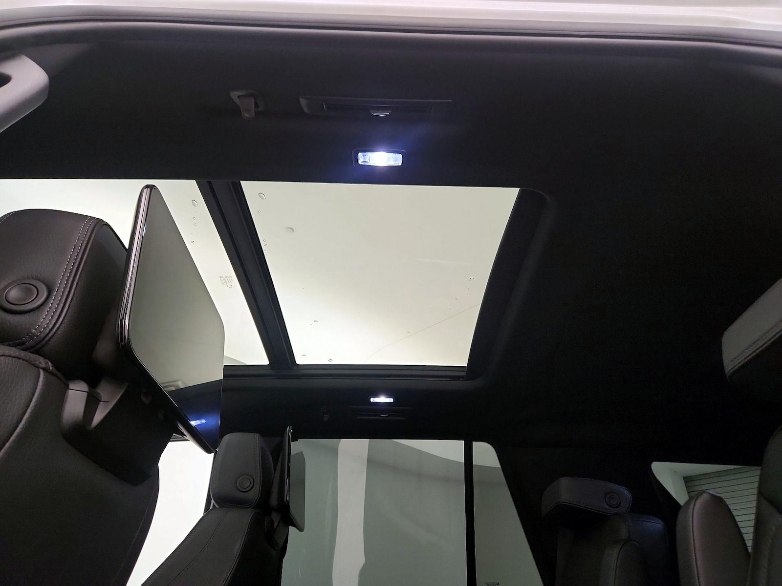 2023 GMC Yukon Denali - Photo 27