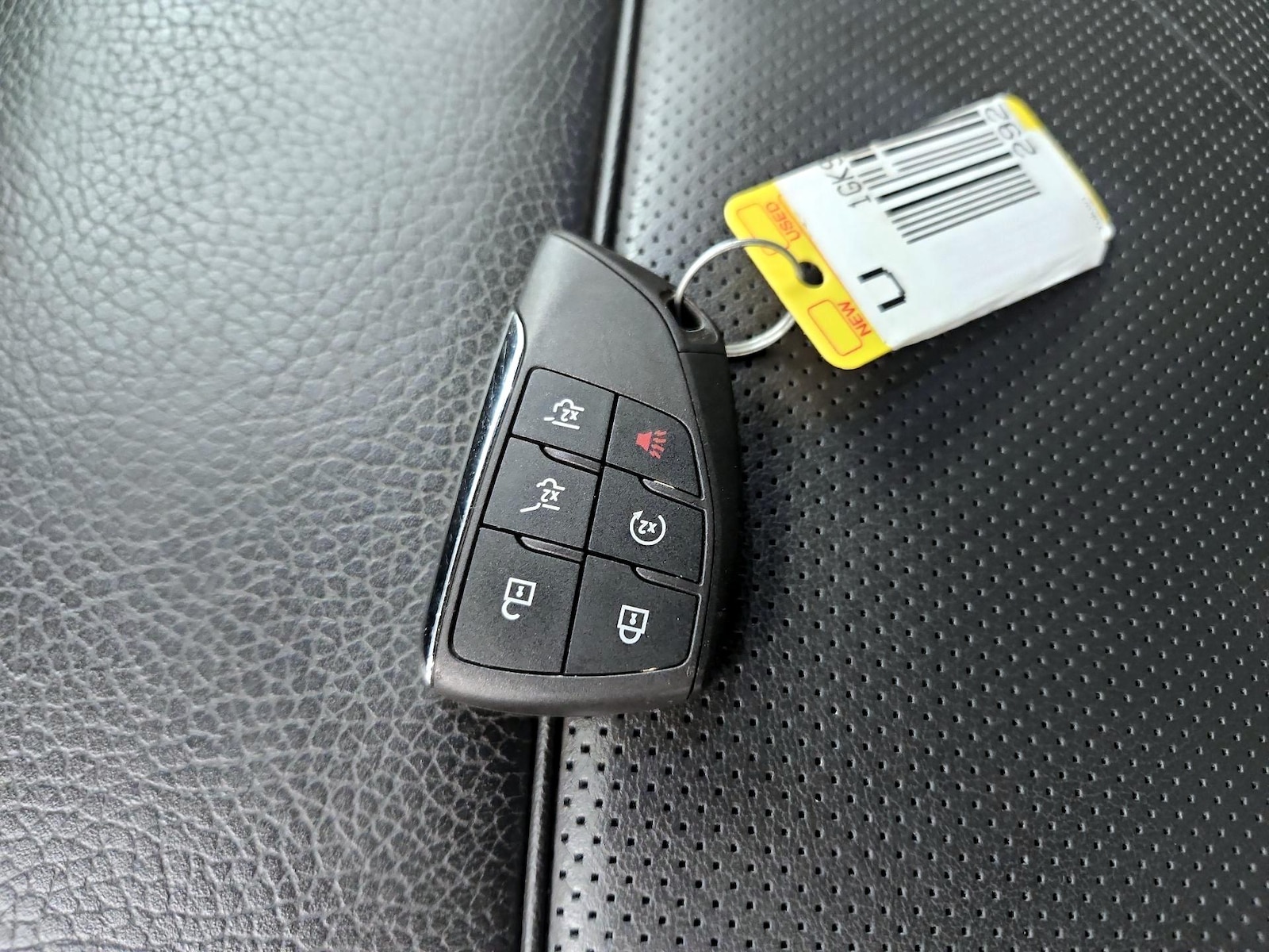 2023 GMC Yukon Denali - Photo 30