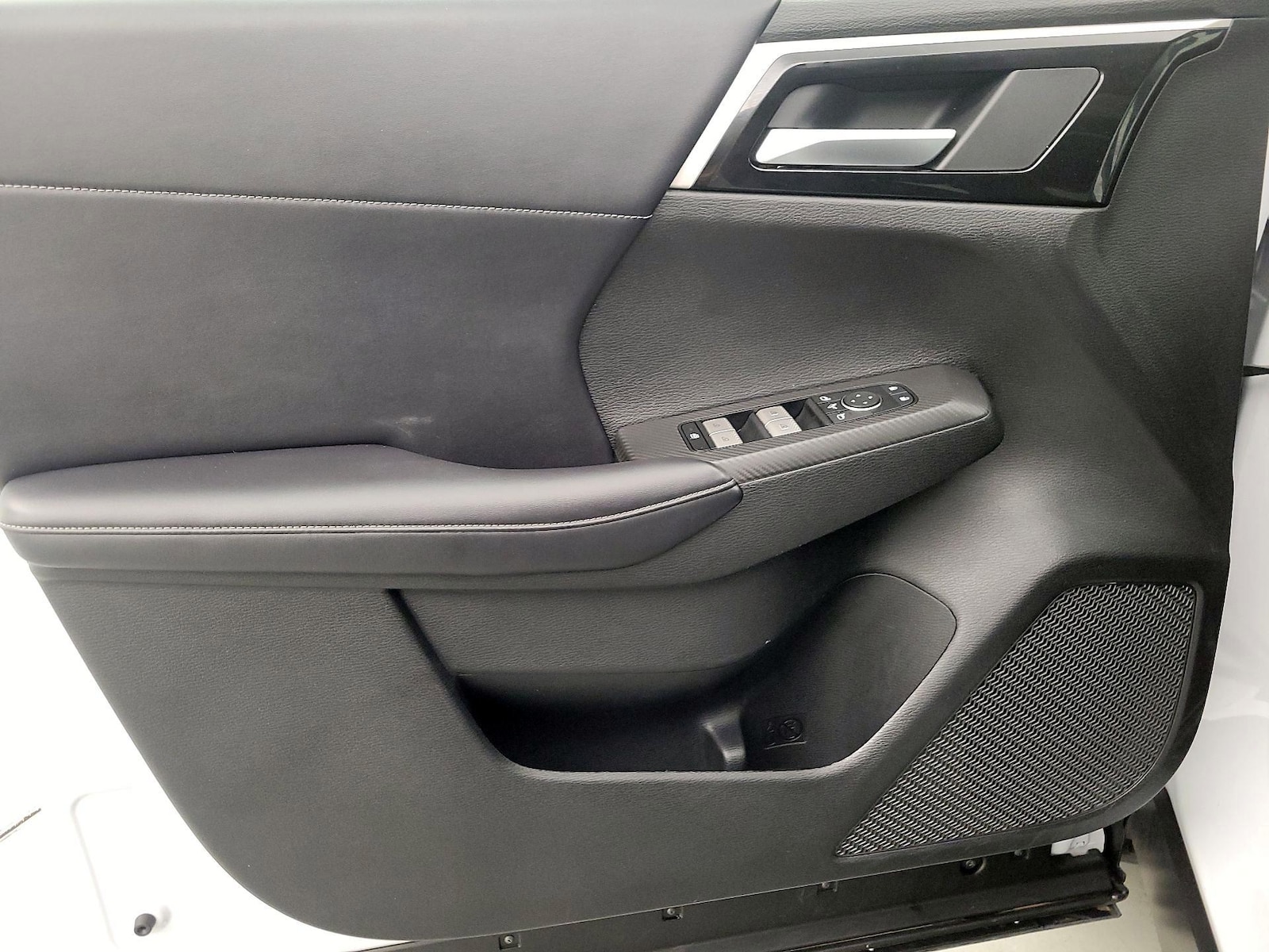 2024 Mitsubishi Outlander SE Black Edition - Photo 13
