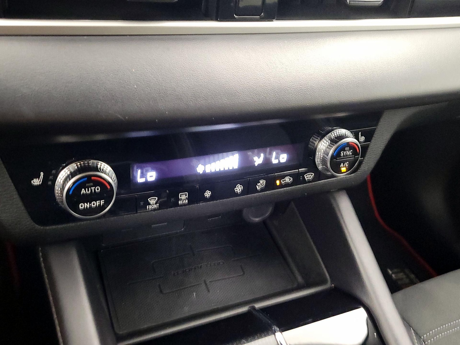 2024 Mitsubishi Outlander SE Black Edition - Photo 18