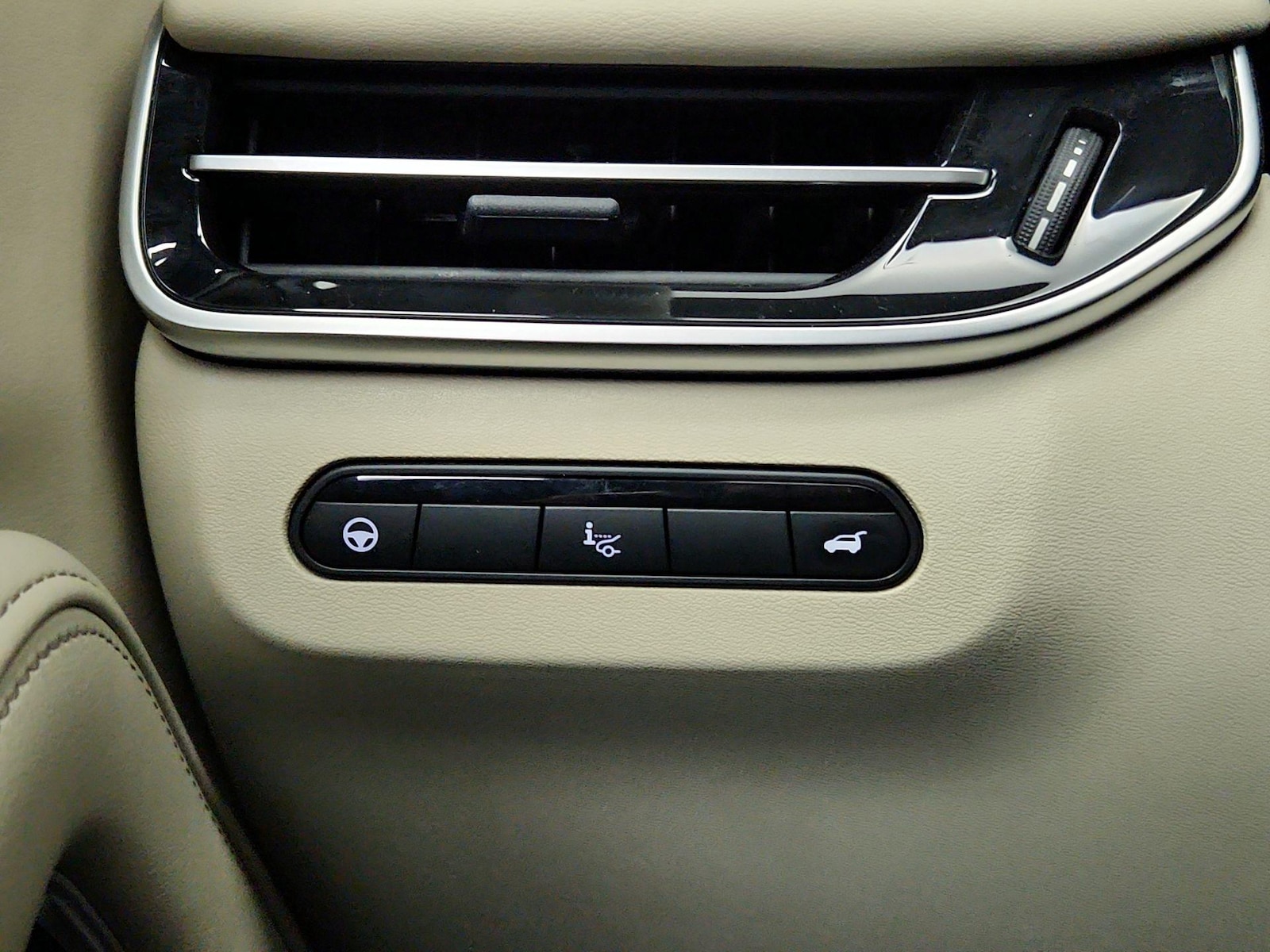 2025 INFINITI QX60 LUXE - Photo 14