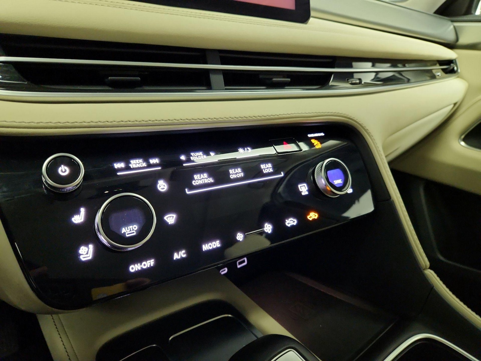 2025 INFINITI QX60 LUXE - Photo 17