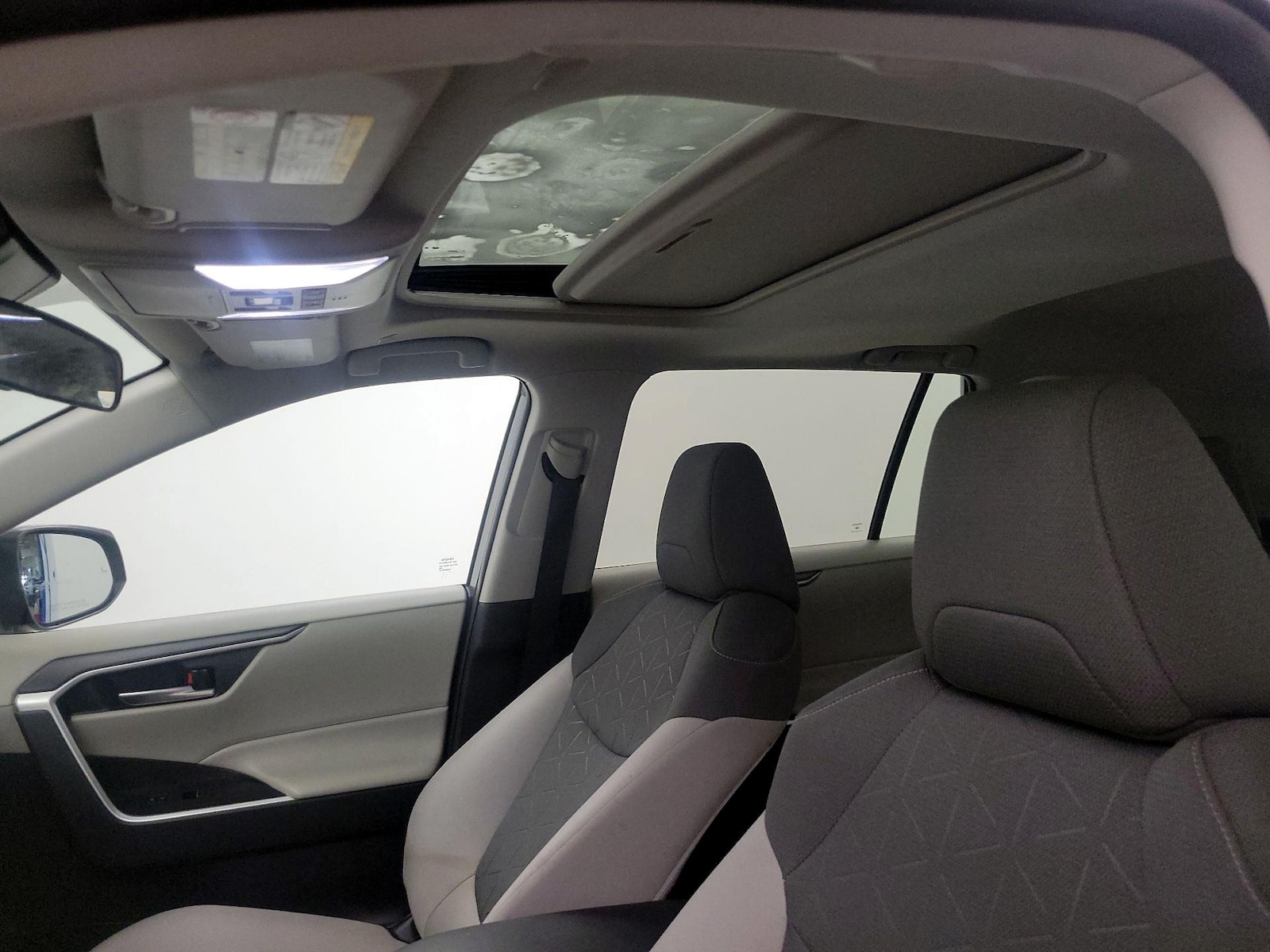 Sunroof(s) & Overhead Airbags