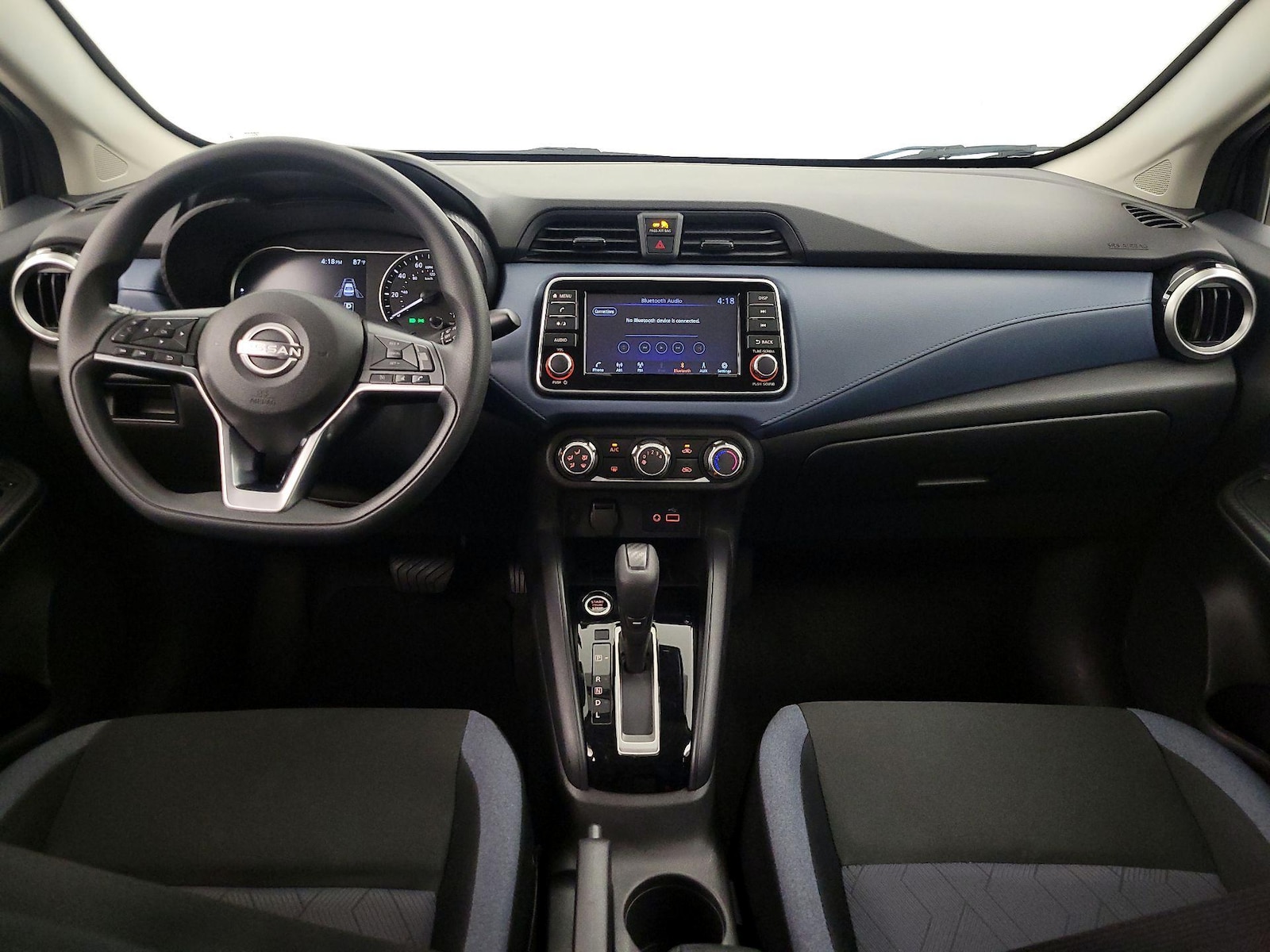 2025 Nissan Versa Sedan SV - Photo 10