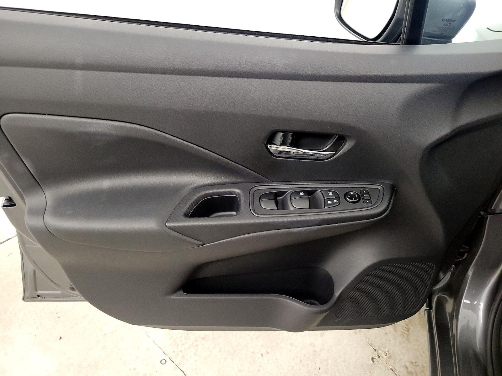 2025 Nissan Versa Sedan SV - Photo 13