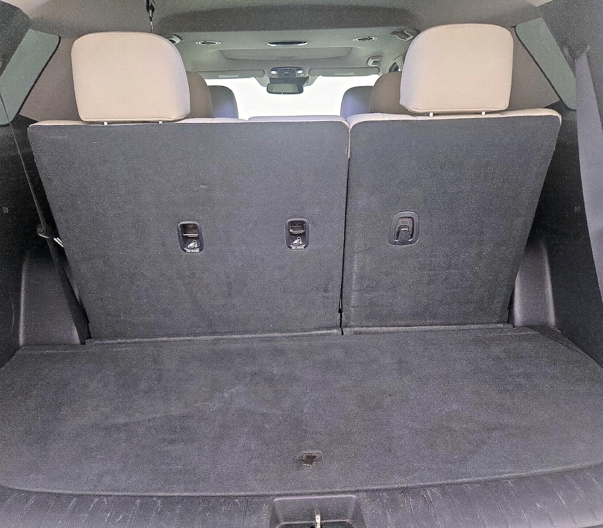 Trunk/Cargo (Seats Up)