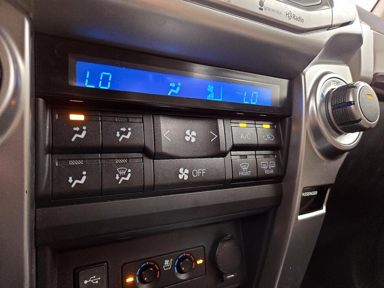 2015 Toyota 4Runner Limited - Photo 17
