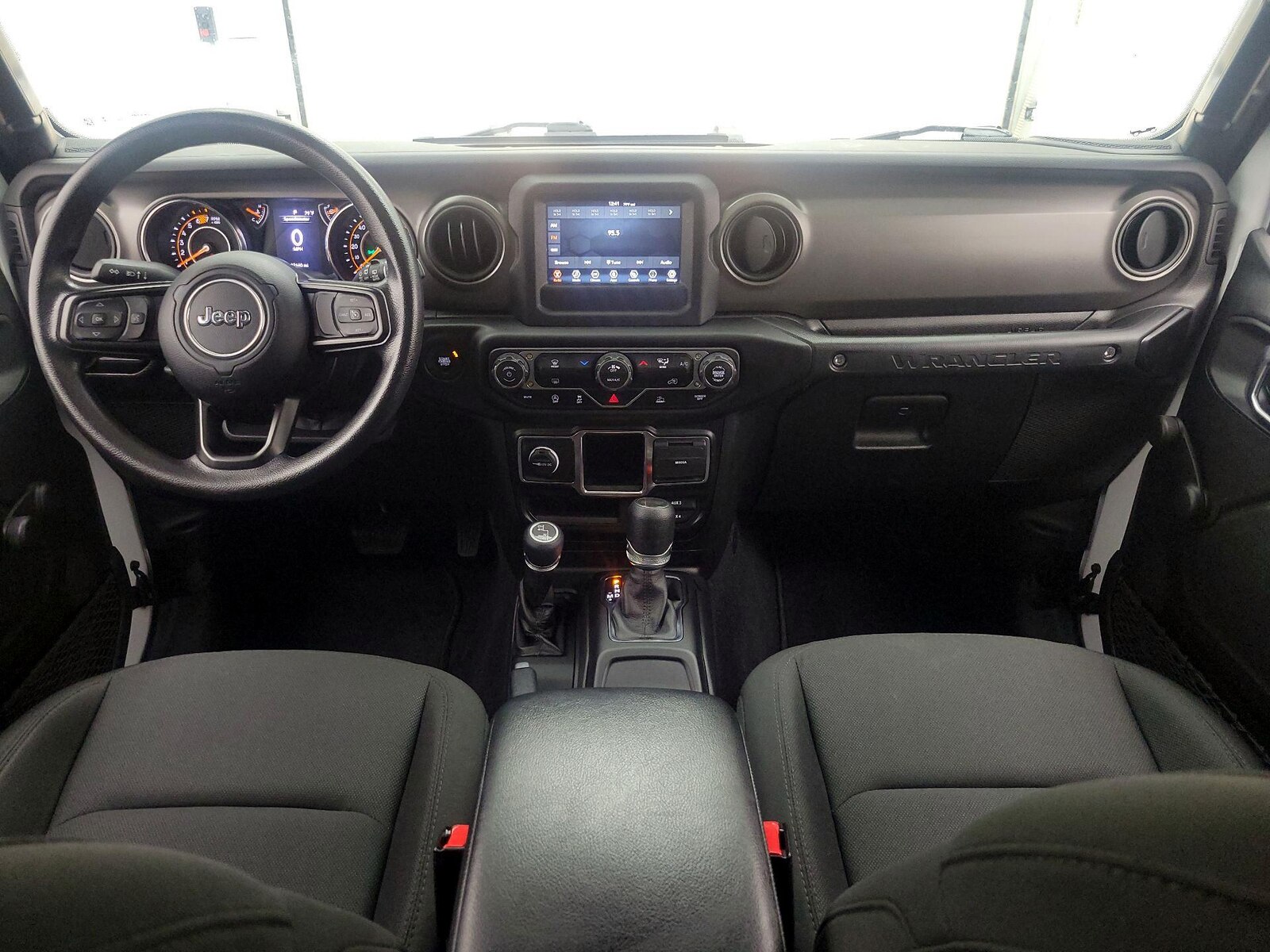 Apple CarPlay® & Android Auto™