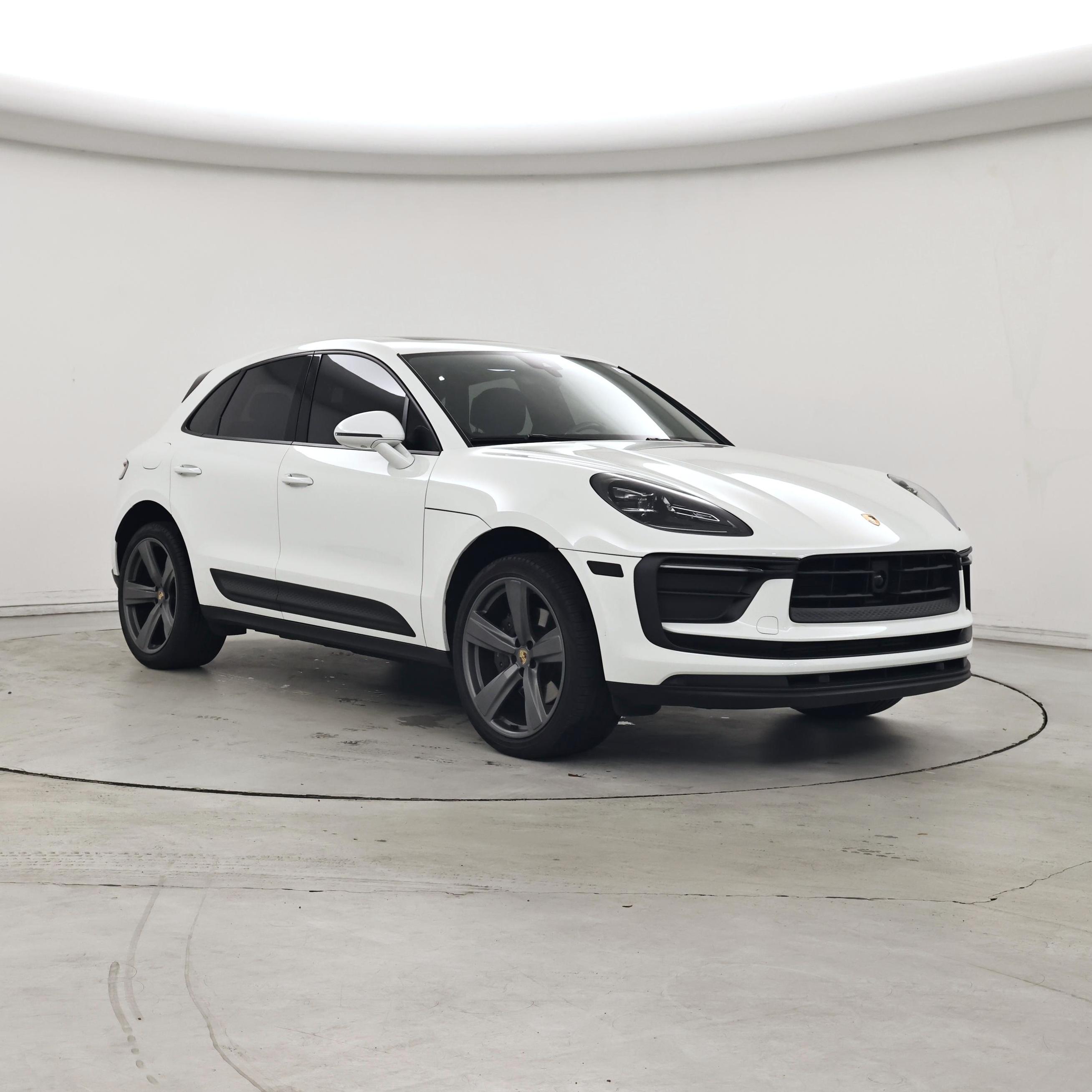 White 2023 Porsche Macan SUV / Crossover  Automatic