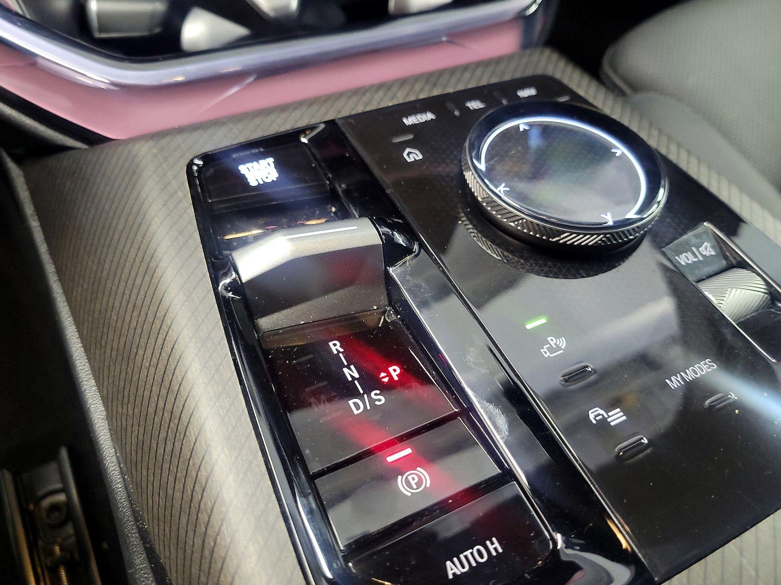 2026 BMW X3 30 - Photo 18