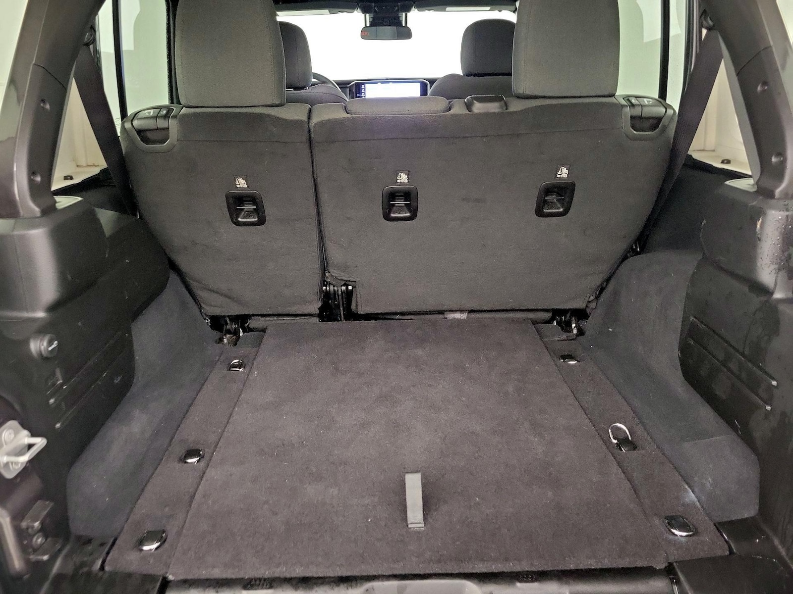 2025 Jeep Wrangler 4-Door Rubicon - Photo 21