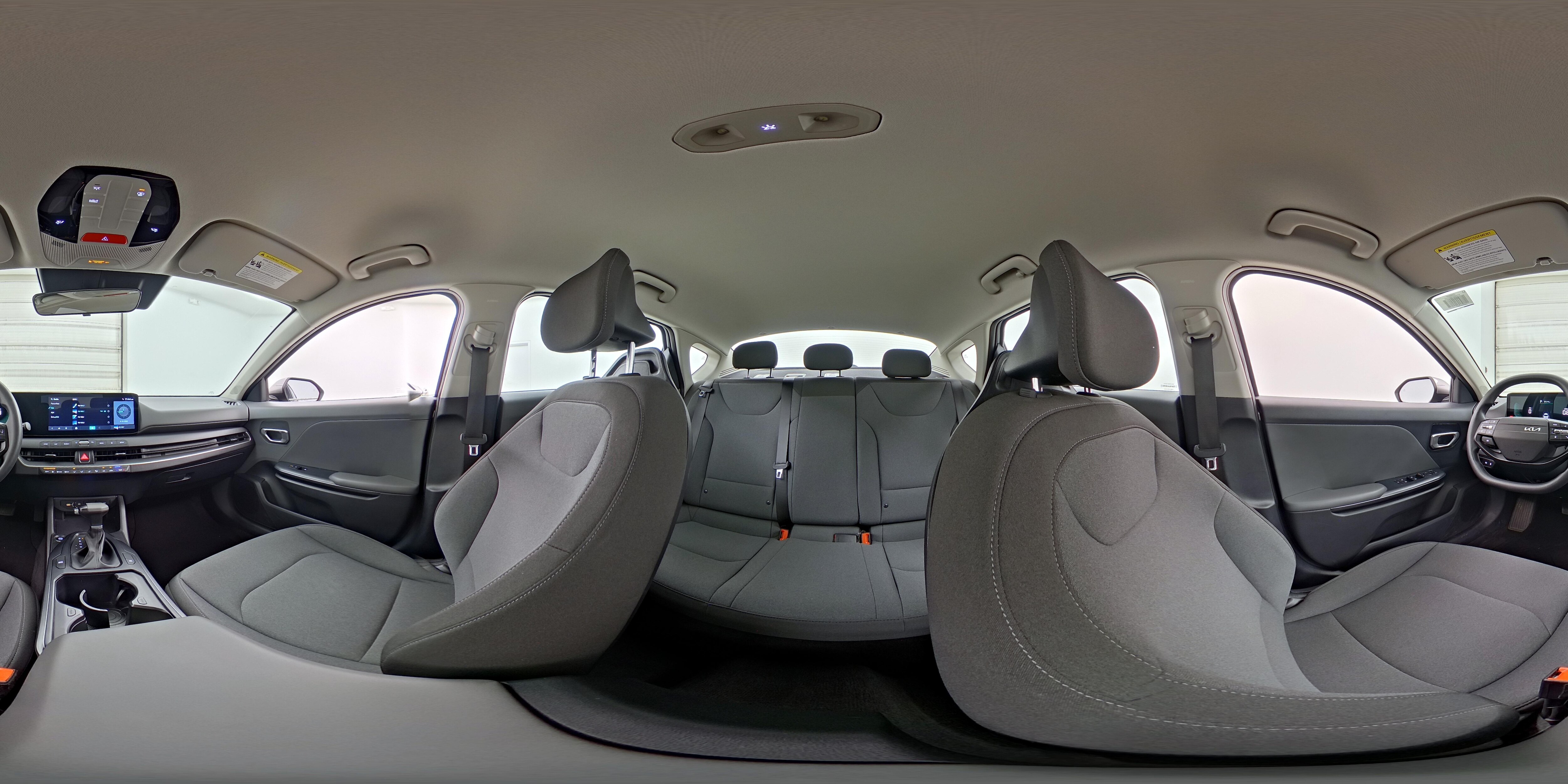 2025 Kia K4 LXS - Photo 24