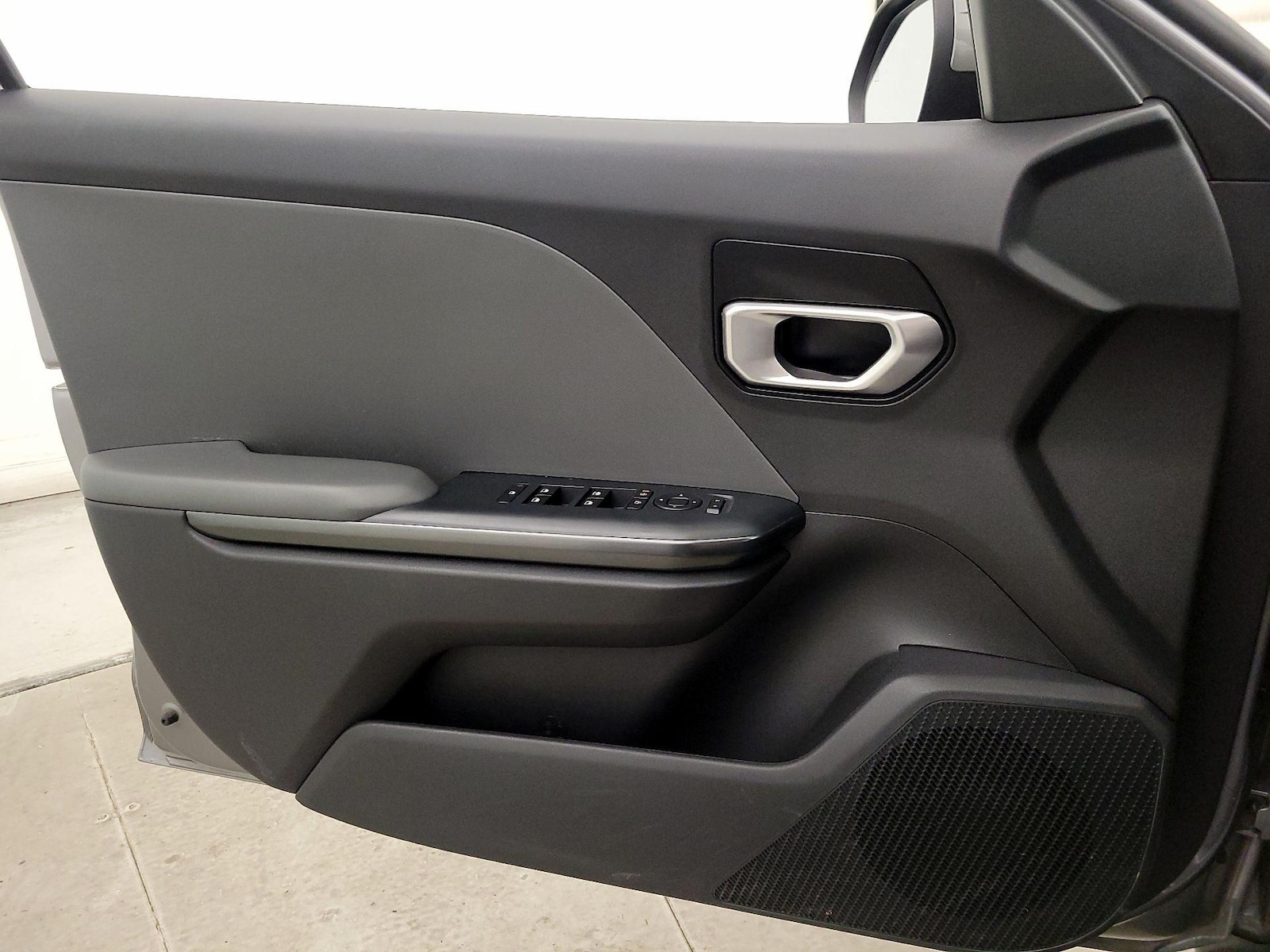 2025 Kia K4 LXS - Photo 13