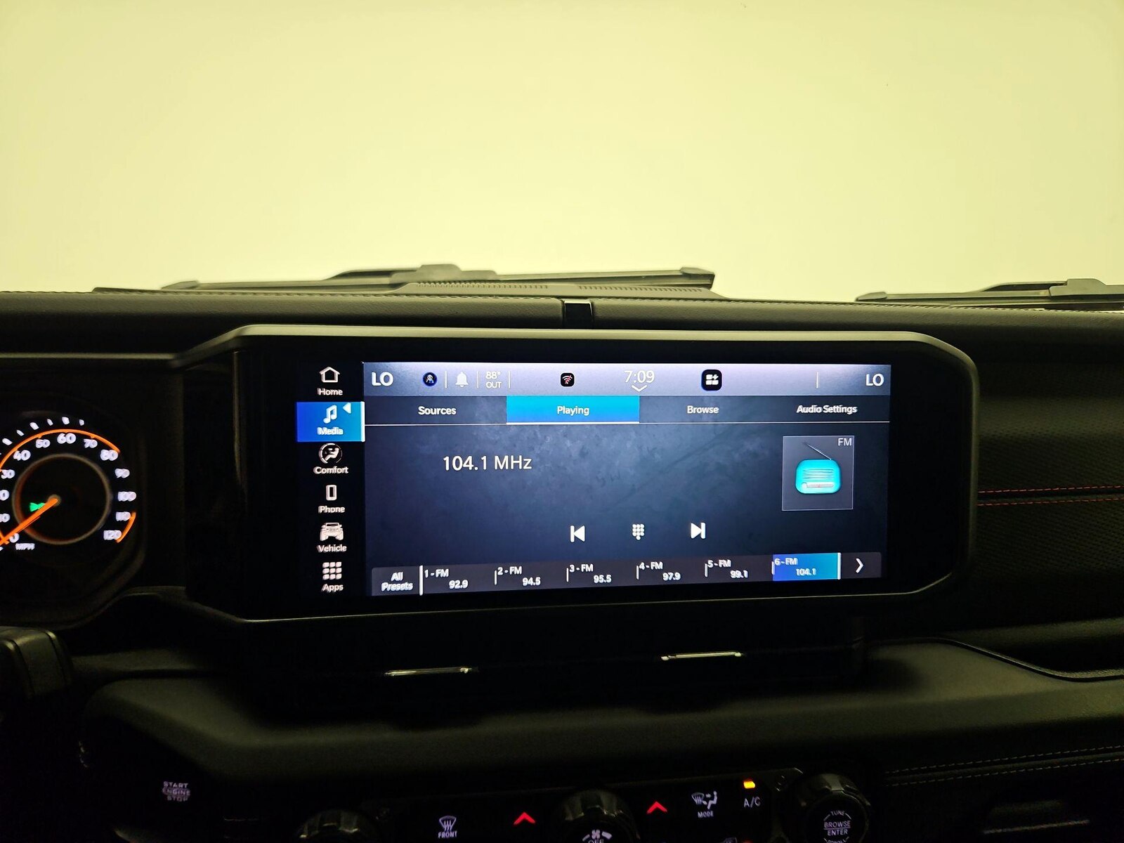2025 Jeep Wrangler 4-Door Rubicon - Photo 15