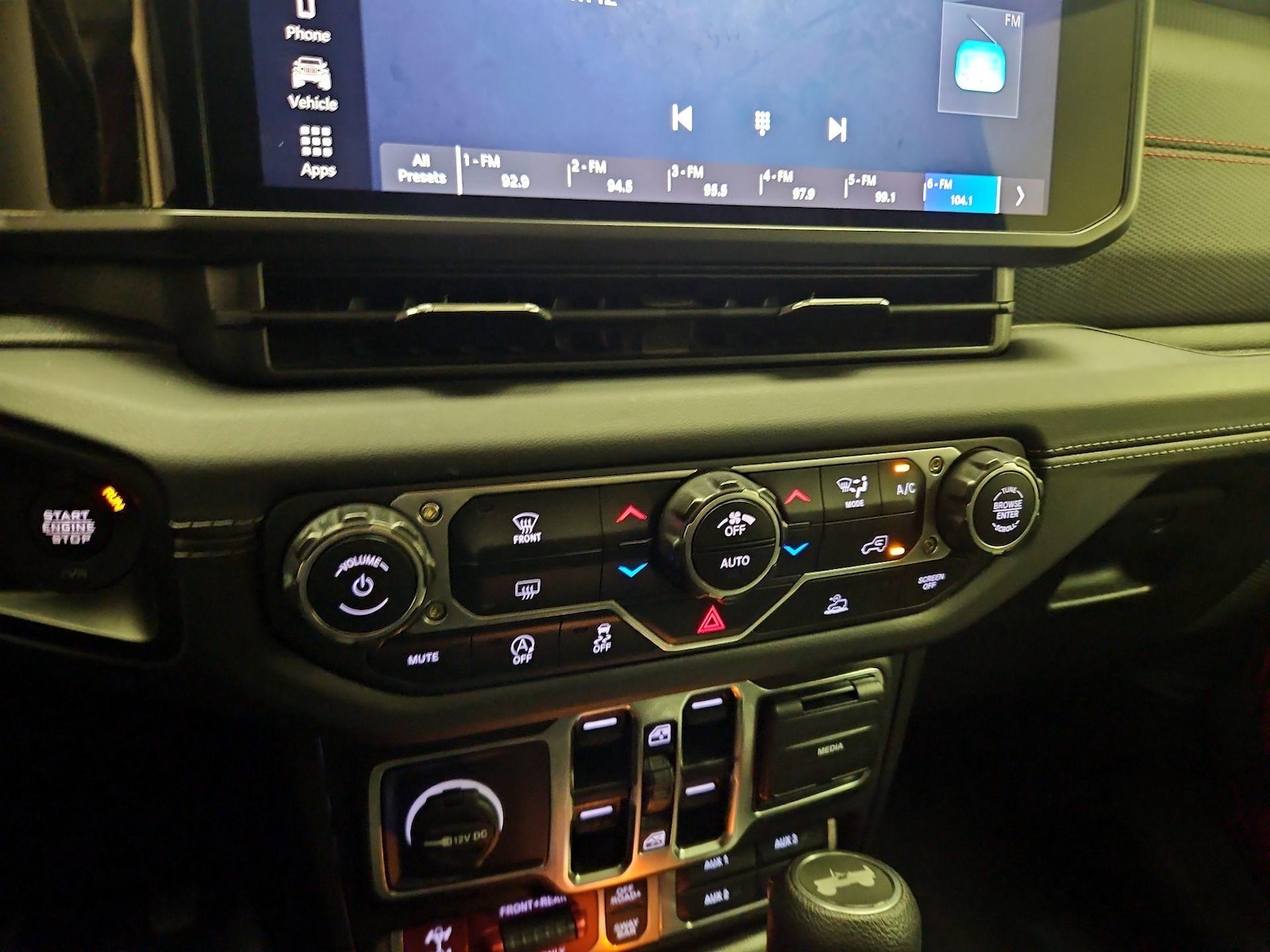 2025 Jeep Wrangler 4-Door Rubicon - Photo 16