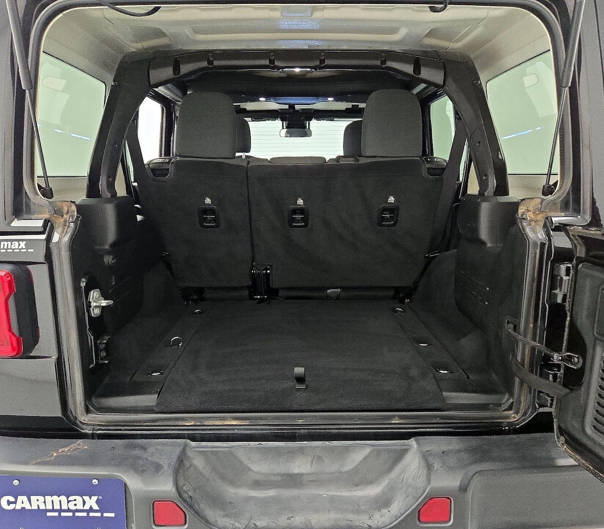 Trunk/Cargo (Seats Up)