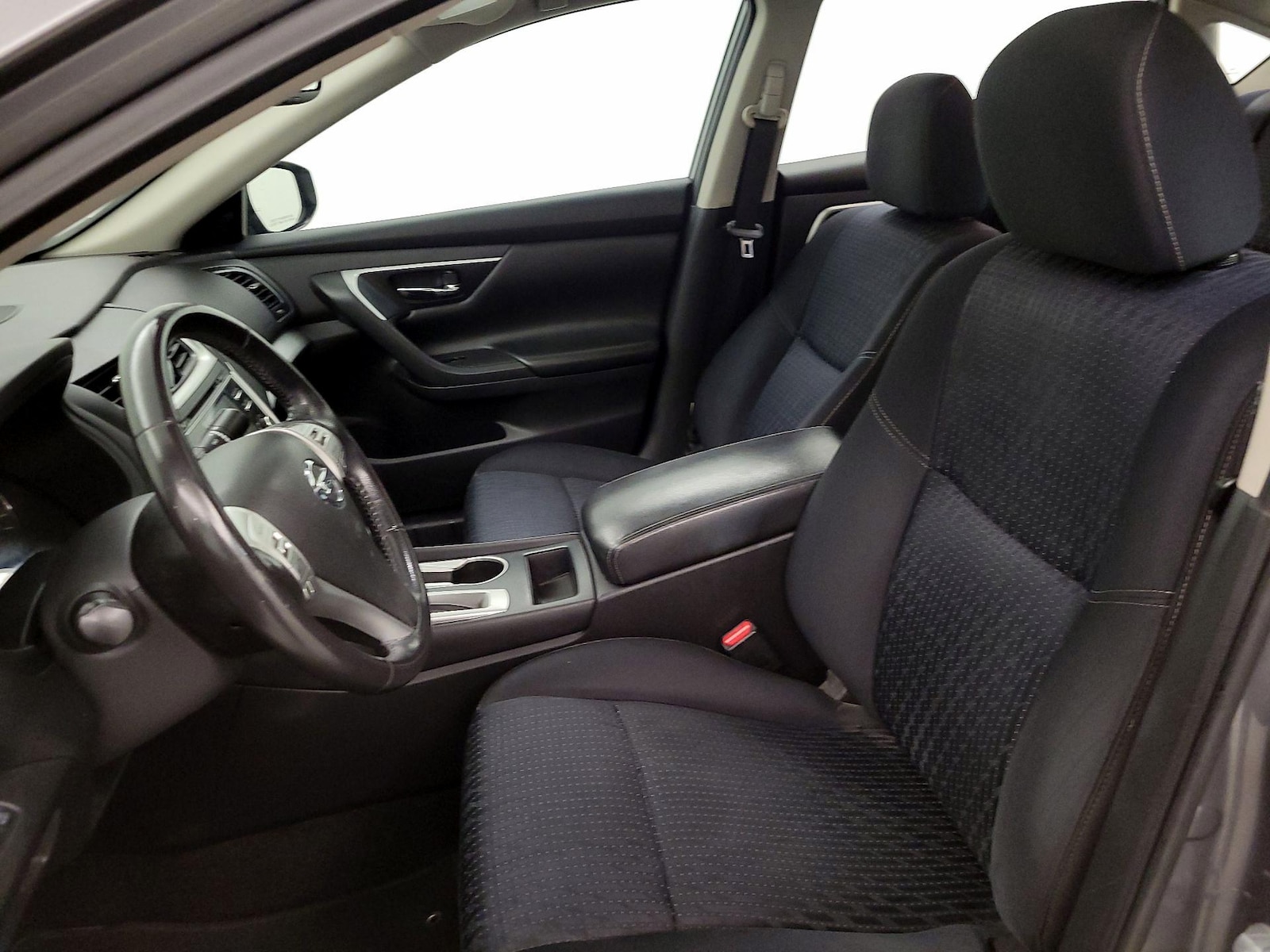 2016 Nissan Altima SV - Photo 12