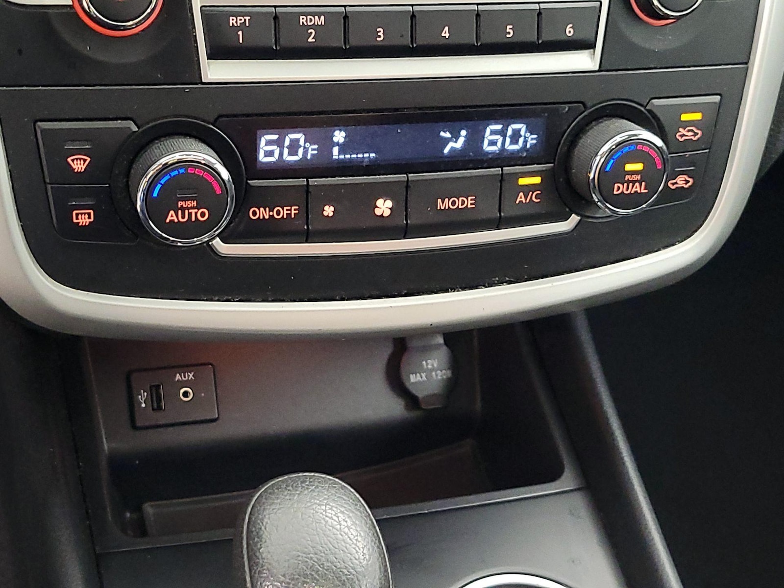 2016 Nissan Altima SV - Photo 17