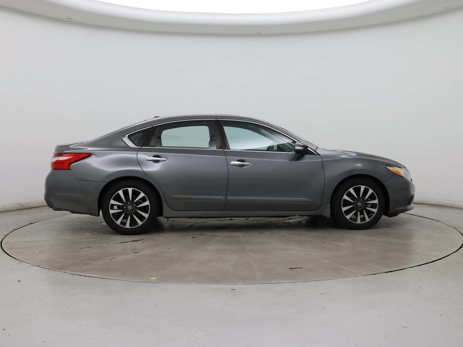 2016 Nissan Altima SV - Photo 8