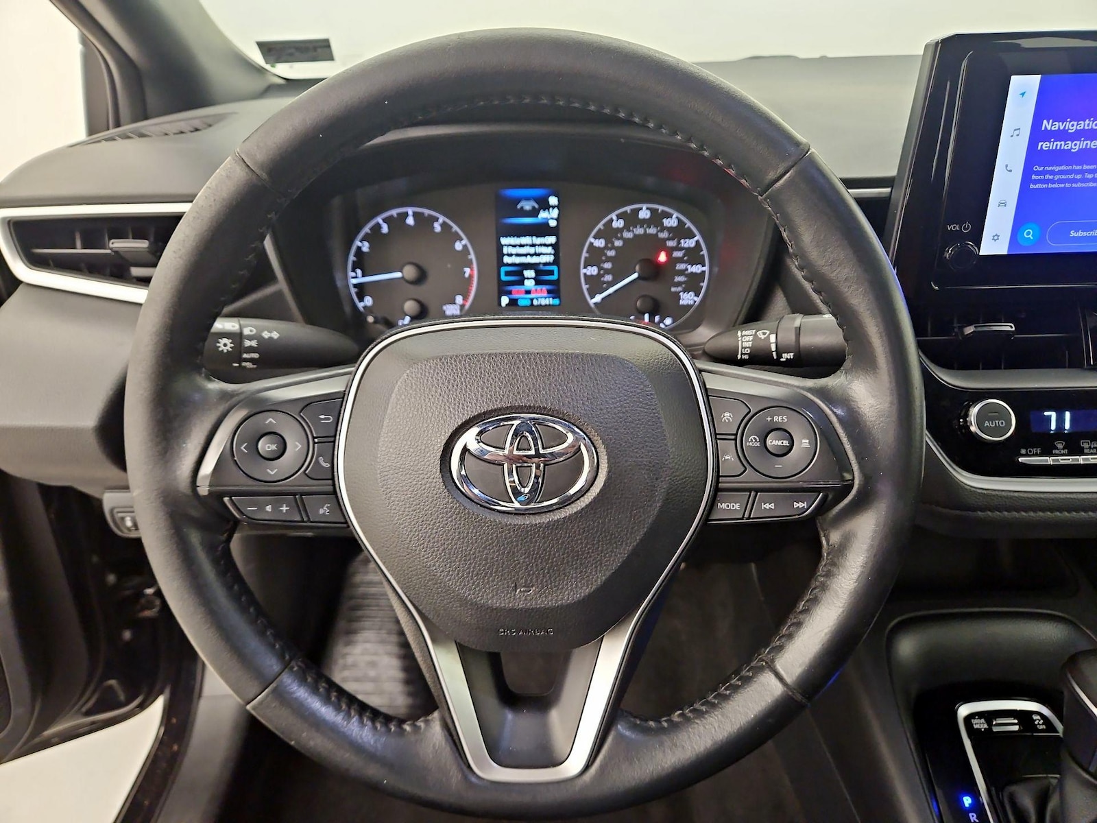 2023 Toyota Corolla SE - Photo 11