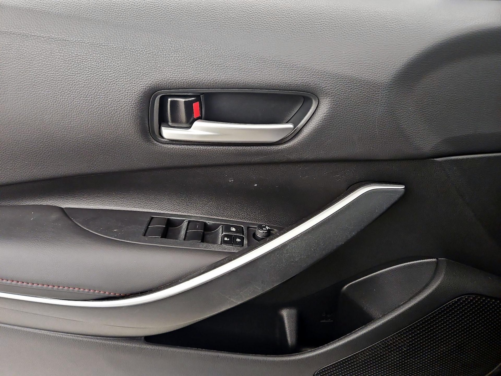 2023 Toyota Corolla SE - Photo 13